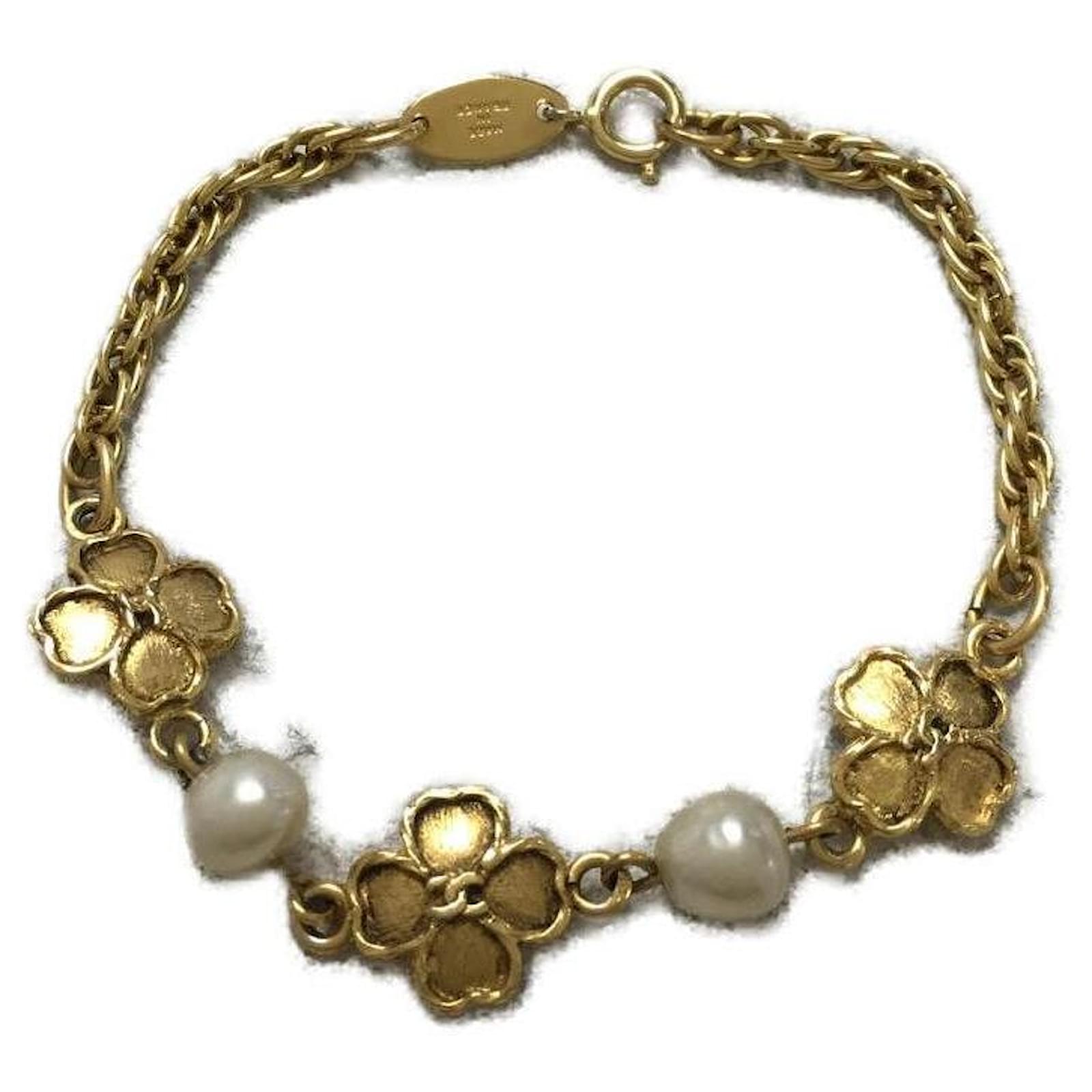 CHANEL Bracelet / Fake Pearl / GLD / Clover / Coco Mark / Old / Secast  Golden ref.469856 - Joli Closet