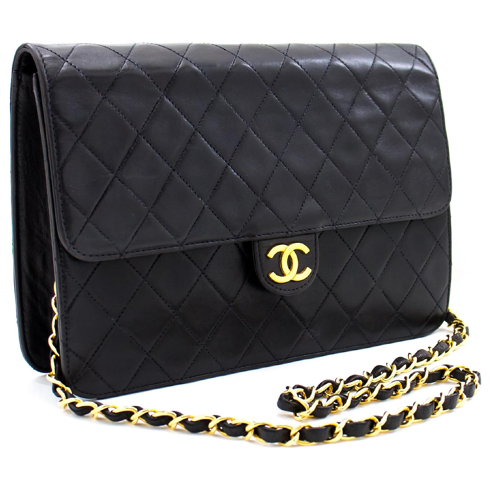 Borsa a tracolla a catena CHANEL Pochette in pelle di agnello con patta  trapuntata nera Nero ref.470508 - Joli Closet