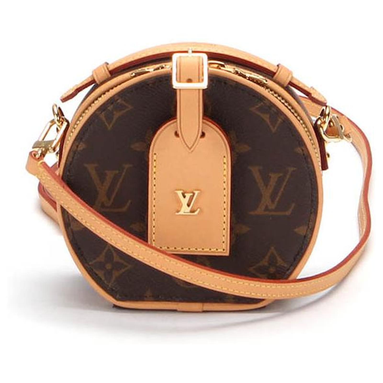 Louis Vuitton Boîte chapeau Brown Cloth ref.470576 - Joli Closet