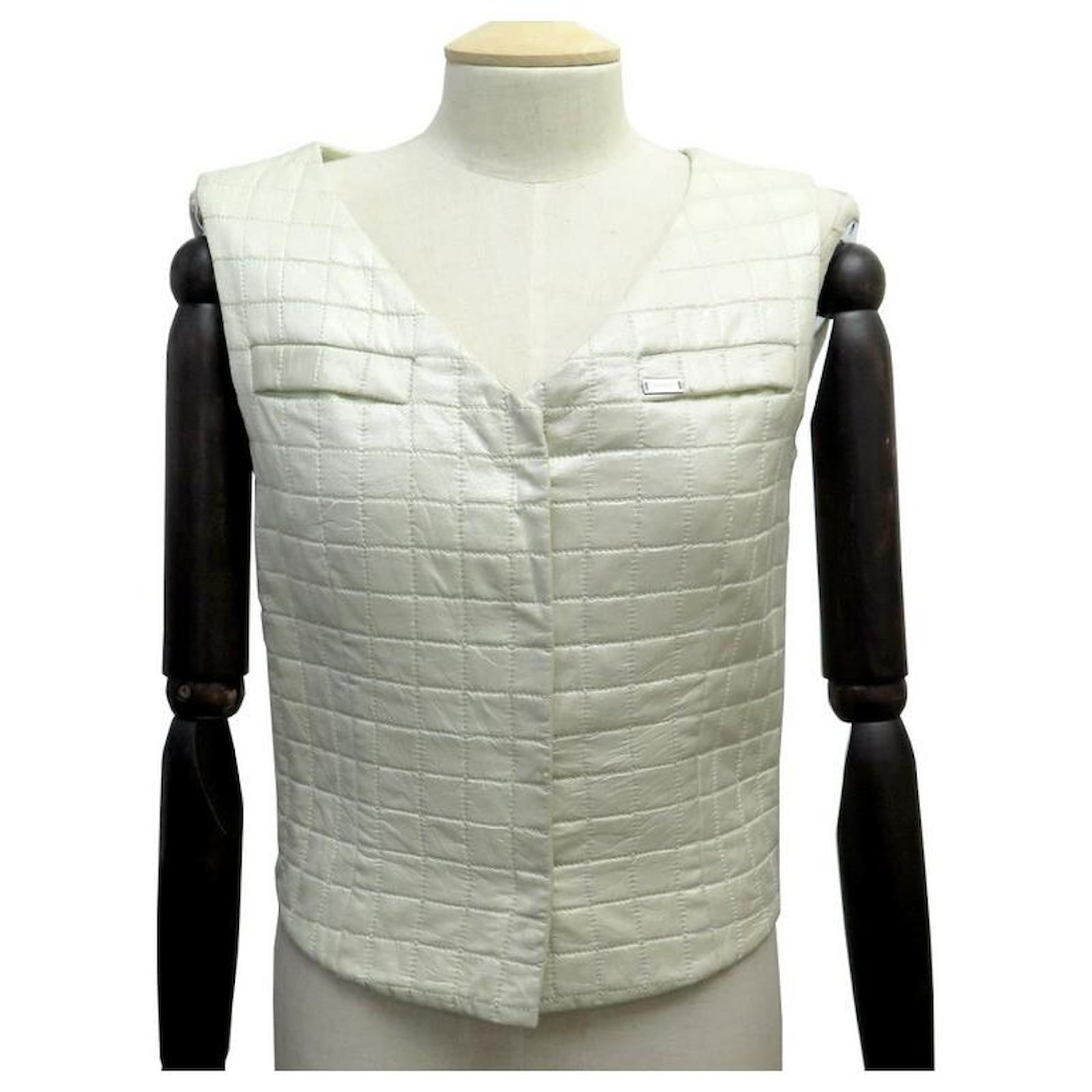 CHANEL JACKET QUILTED SLEEVELESS VEST CHOCOLATE BAR TILLEUL M 38