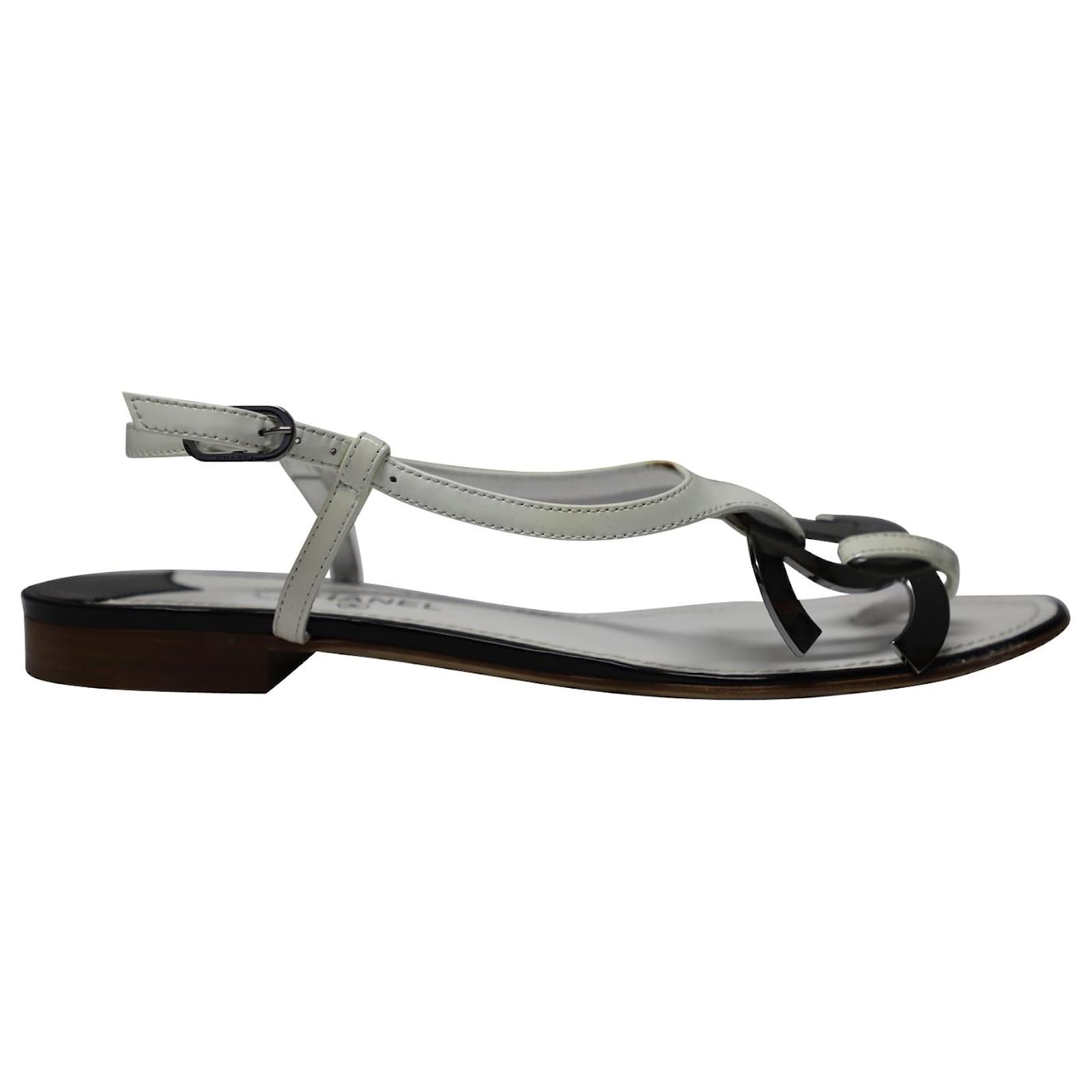 Chanel CC Thong Sandals in White Leather ref.473244 - Joli Closet