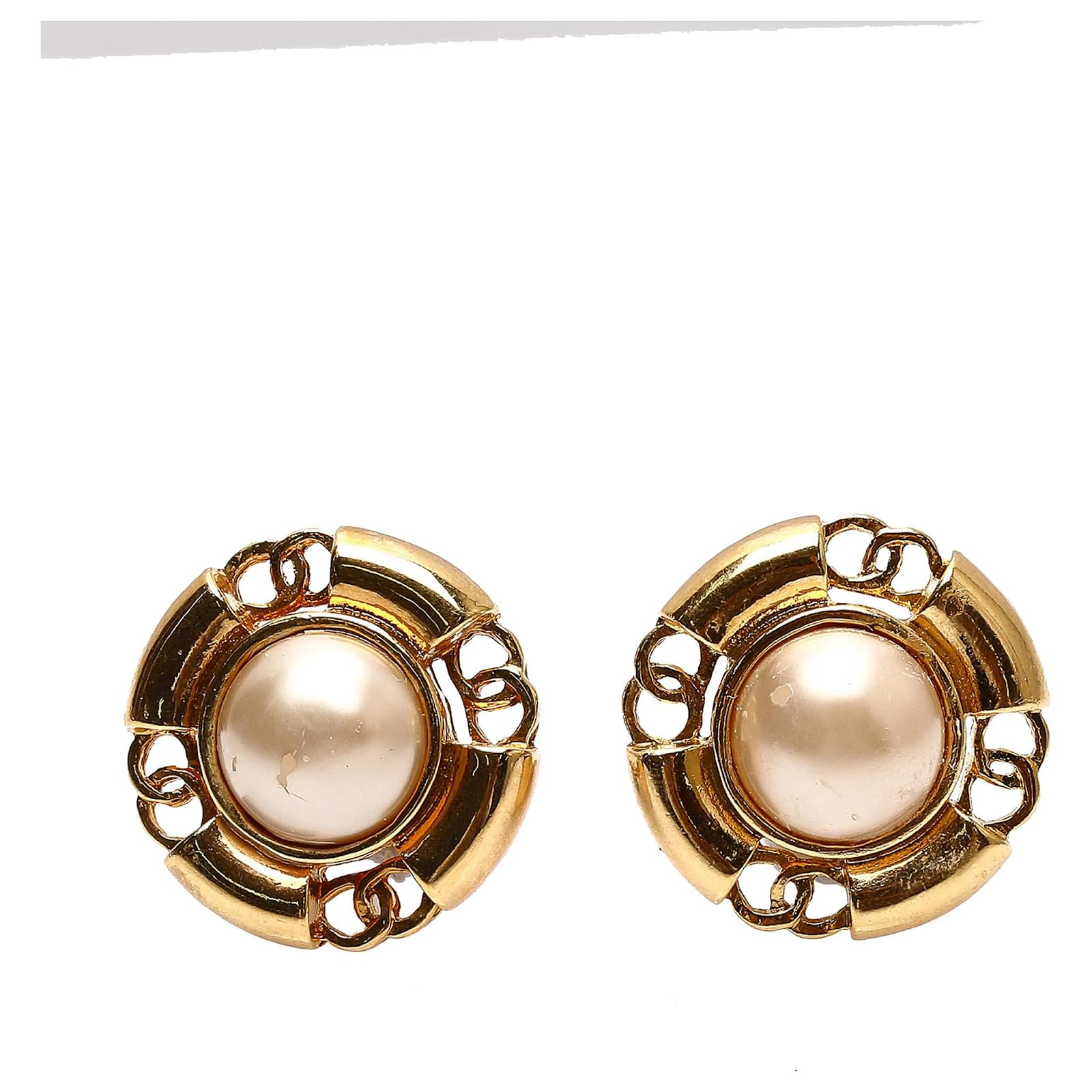 Chanel Gold Faux Pearl ClipOn Earrings White Golden Metal ref.473351