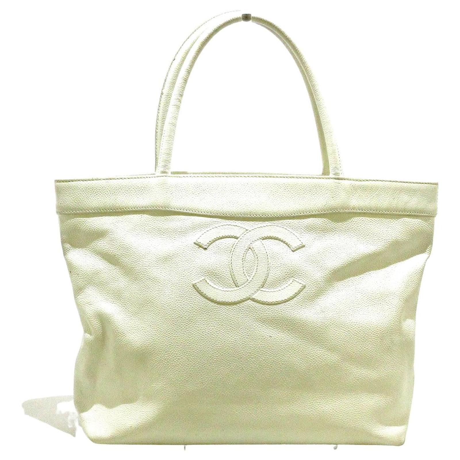 Chanel tote bag White Leather ref.477590 - Joli Closet