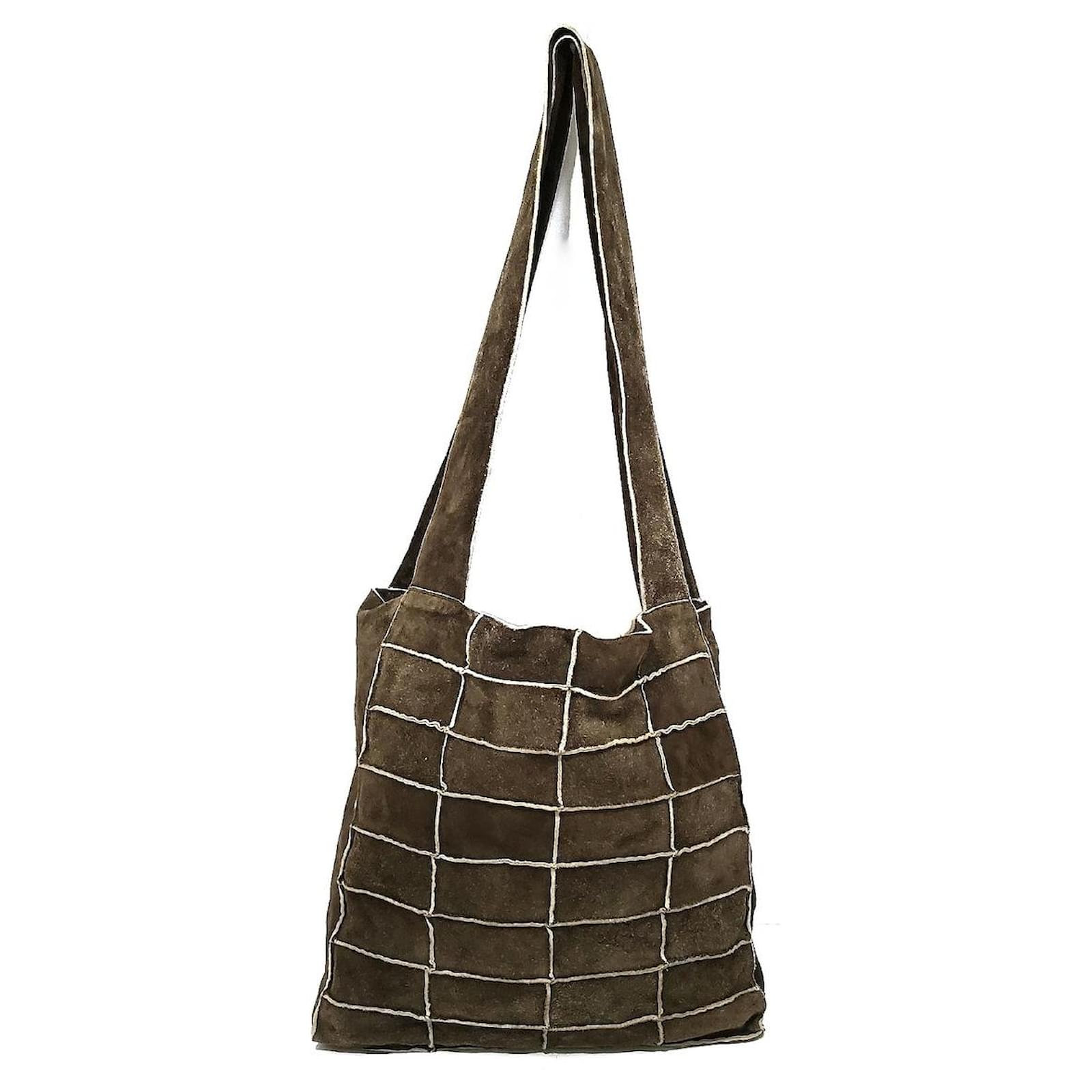 Chanel shoulder bag Khaki Suede ref.478507 - Joli Closet