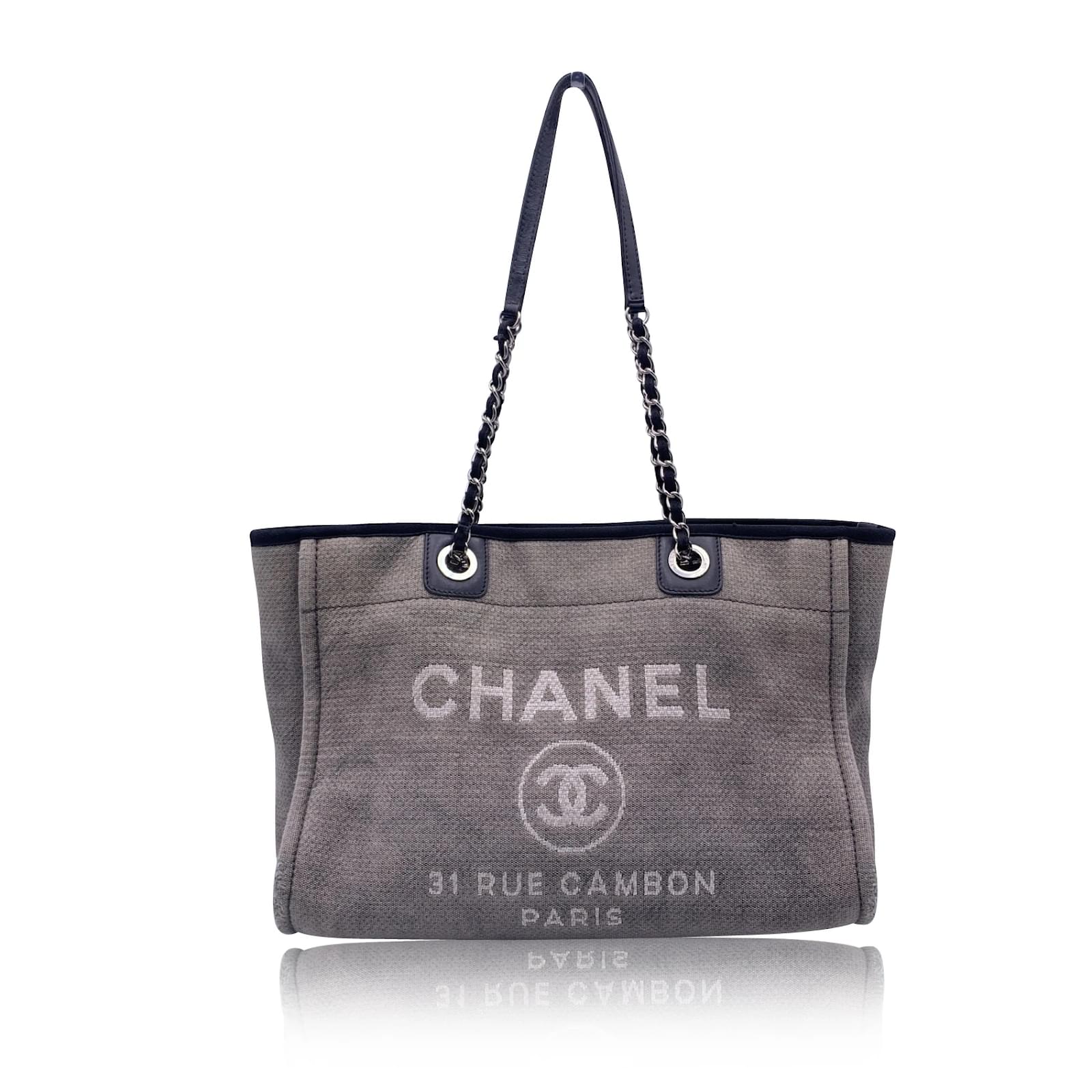ético Sin negocio Cambon Chanel Bolso de hombro Deuville Tote pequeño de lona gris Lienzo  ref.480095 - Joli Closet