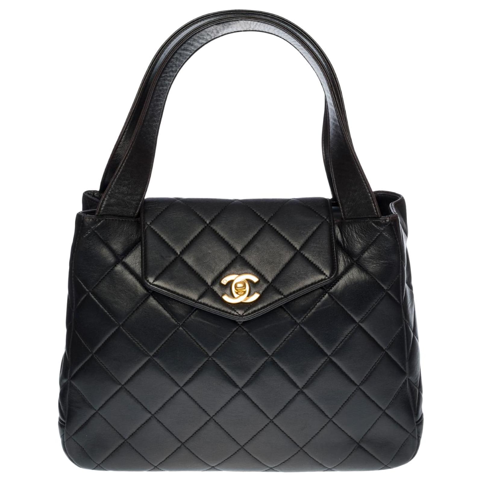 Lovely vintage Chanel shopping bag in black quilted leather
