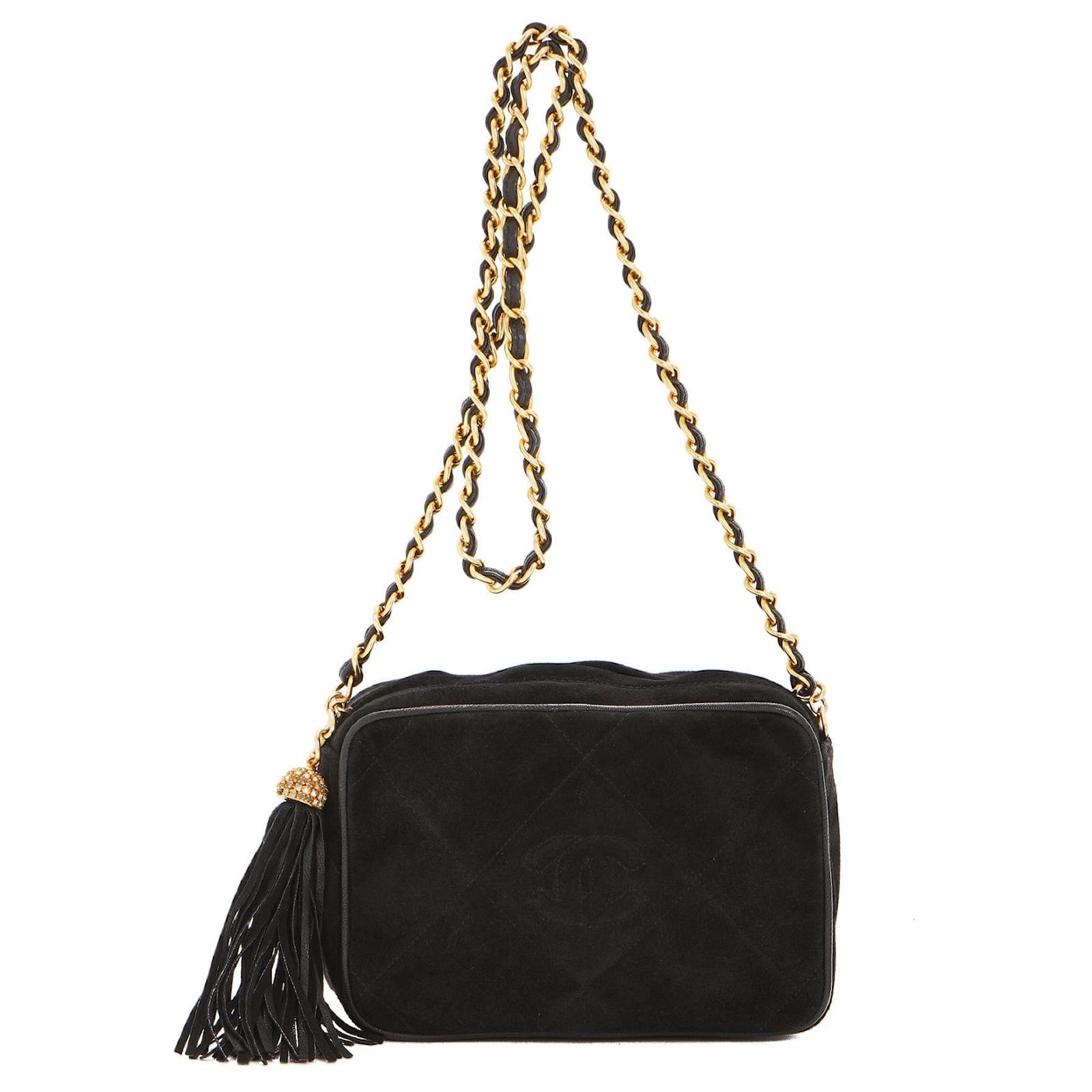 Chanel Bolso de hombro con cadena y borla con logo CC Negro Suecia  ref.484791 - Joli Closet