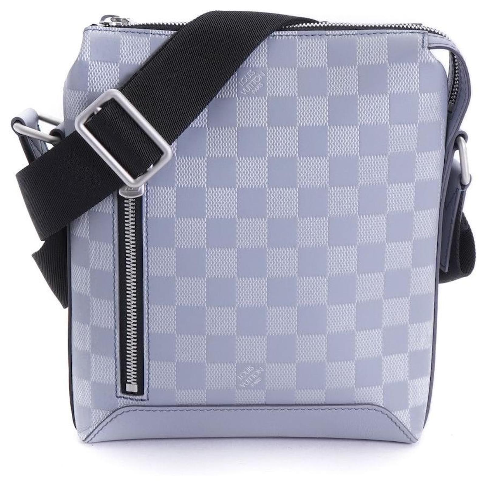 Louis Vuitton Discovery Messenger BB Grey Leather ref.485198 - Joli Closet