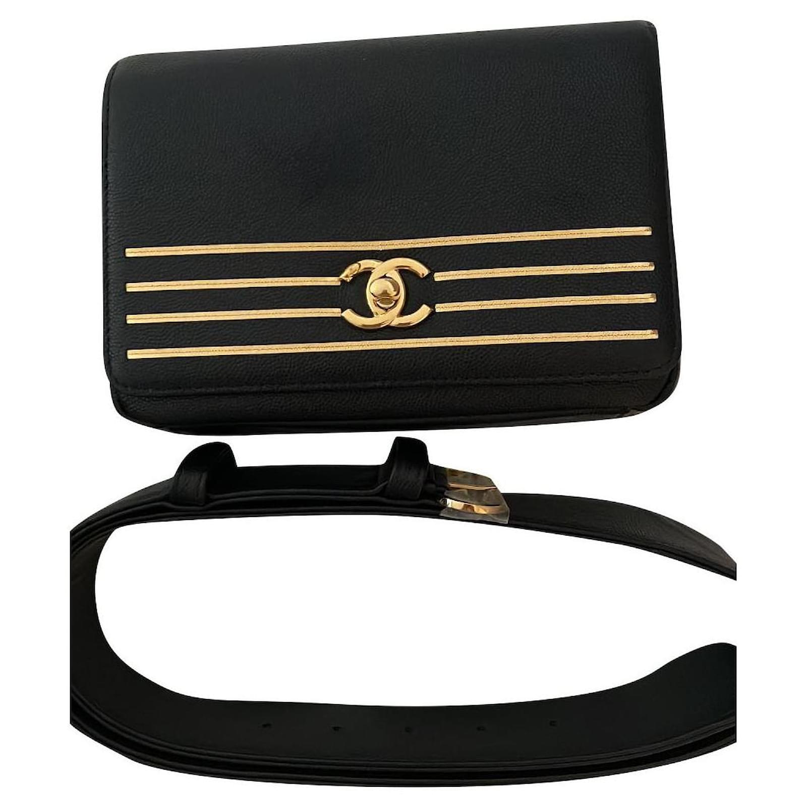 Chanel 19 Chanel Belt bag Black Leather ref.485500 - Joli Closet