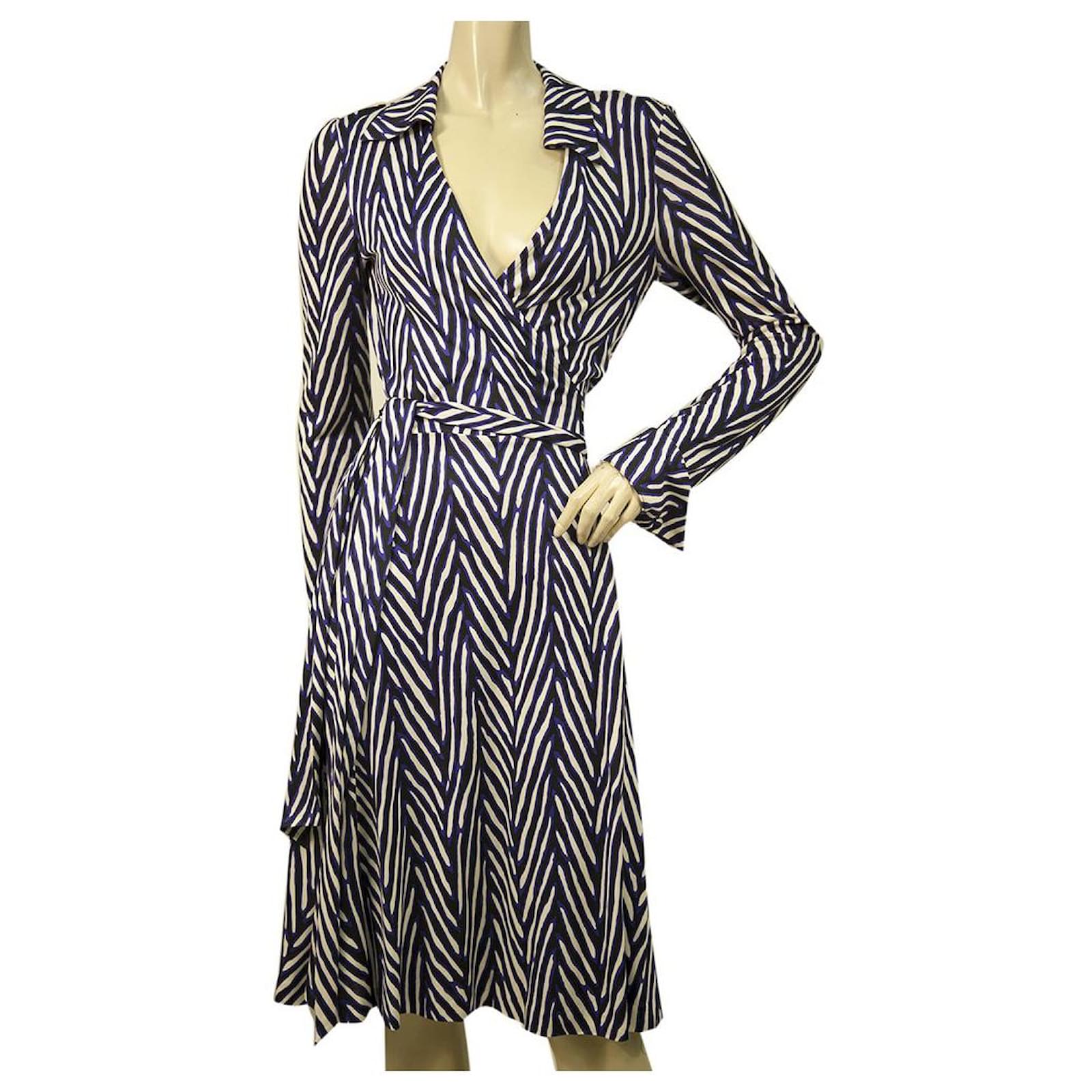 DVF Diane Von Furstenberg Julie Black White Purple Silk Wrap