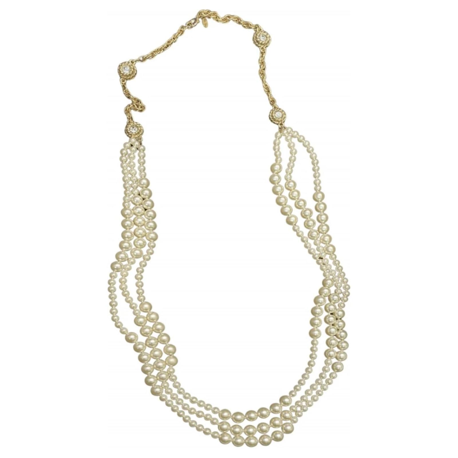vintage pearl chanel necklace Beige Golden Gold-plated Platinum ref.487198  - Joli Closet