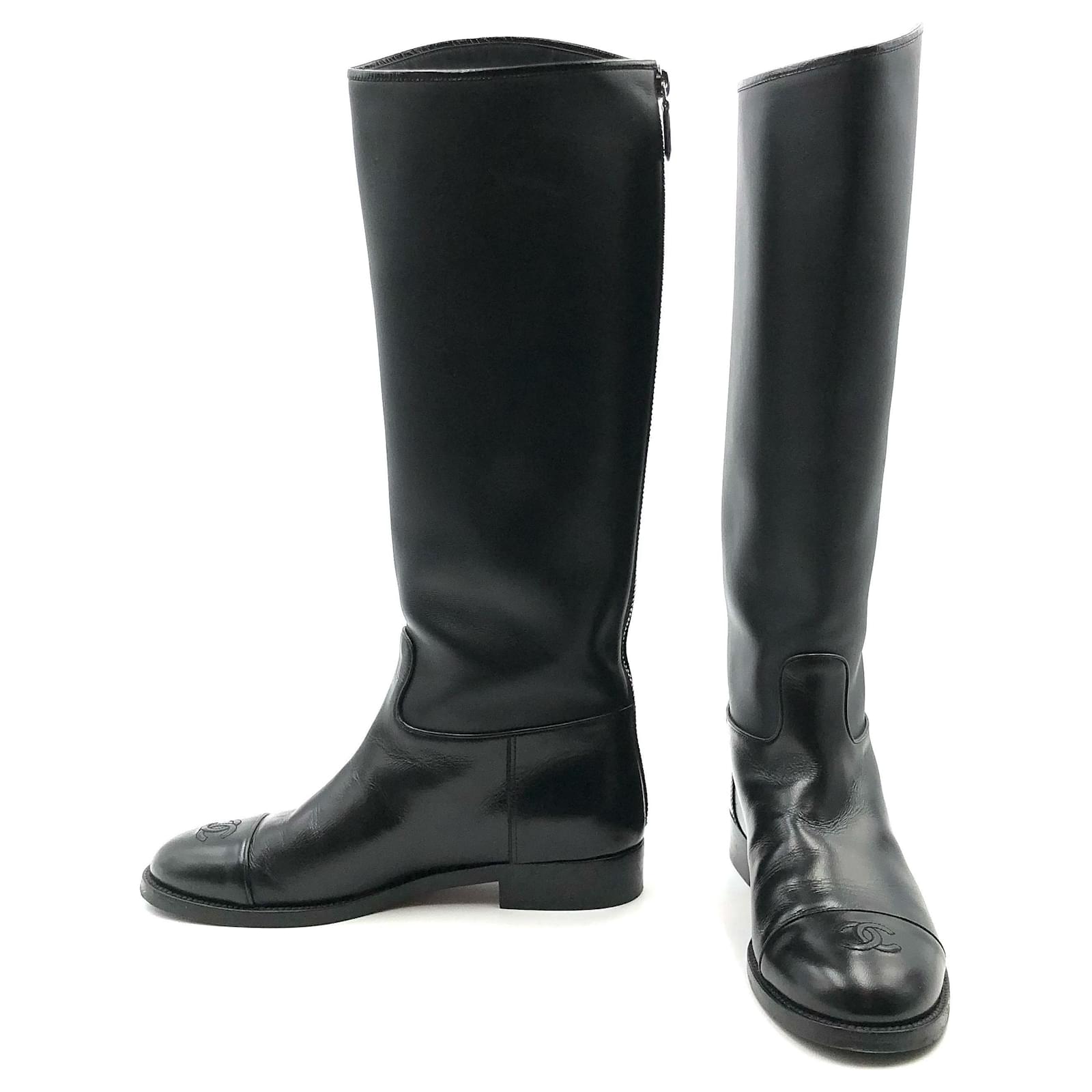 Chanel riding boots in black leather