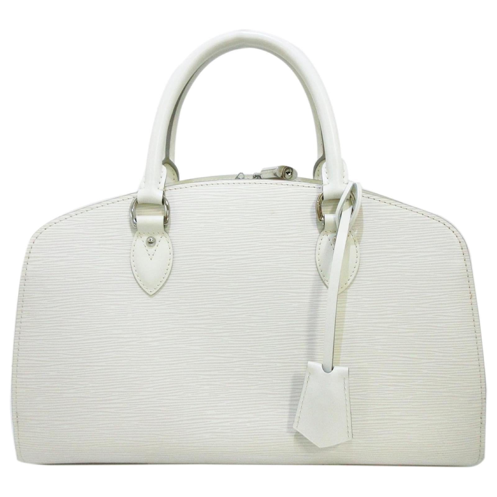 Louis Vuitton Pont-Neuf PM in White