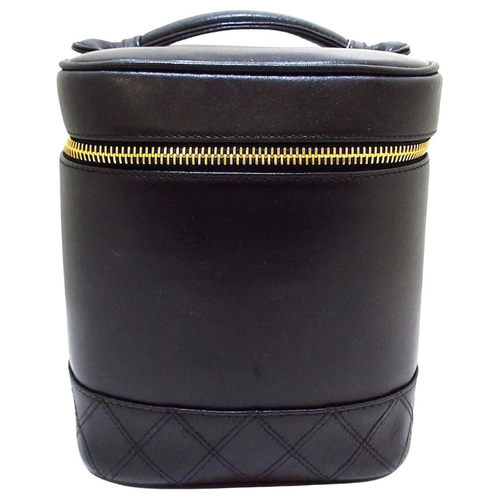 Chanel Vanity Black Leather ref.491847 - Joli Closet