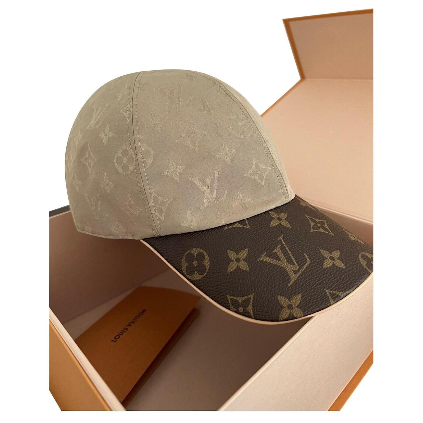 Louis Vuitton Cappello LV nuovo Beige Cotone ref.509139 - Joli Closet