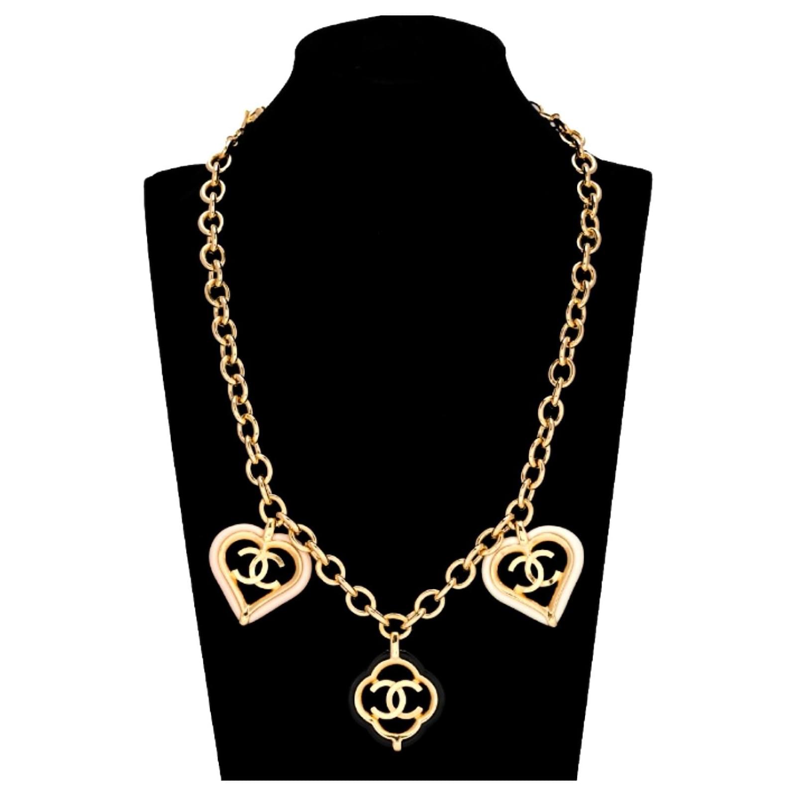 Vintage Chanel Tri Charm Necklace Golden Metal ref.496979 - Joli Closet
