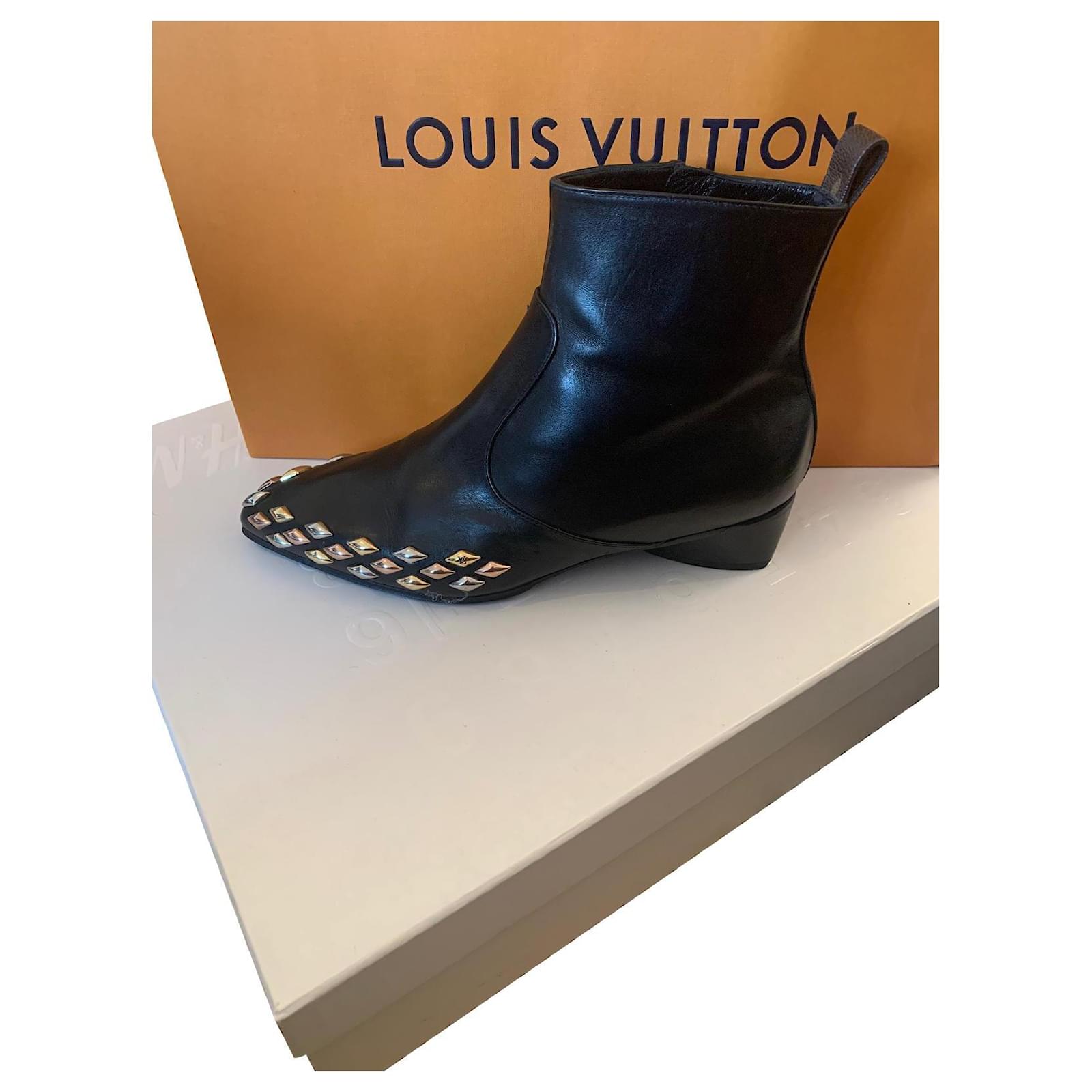 LOUIS VUITTON Ankle boots Black Silver hardware Gold hardware Leather  ref.497034 - Joli Closet