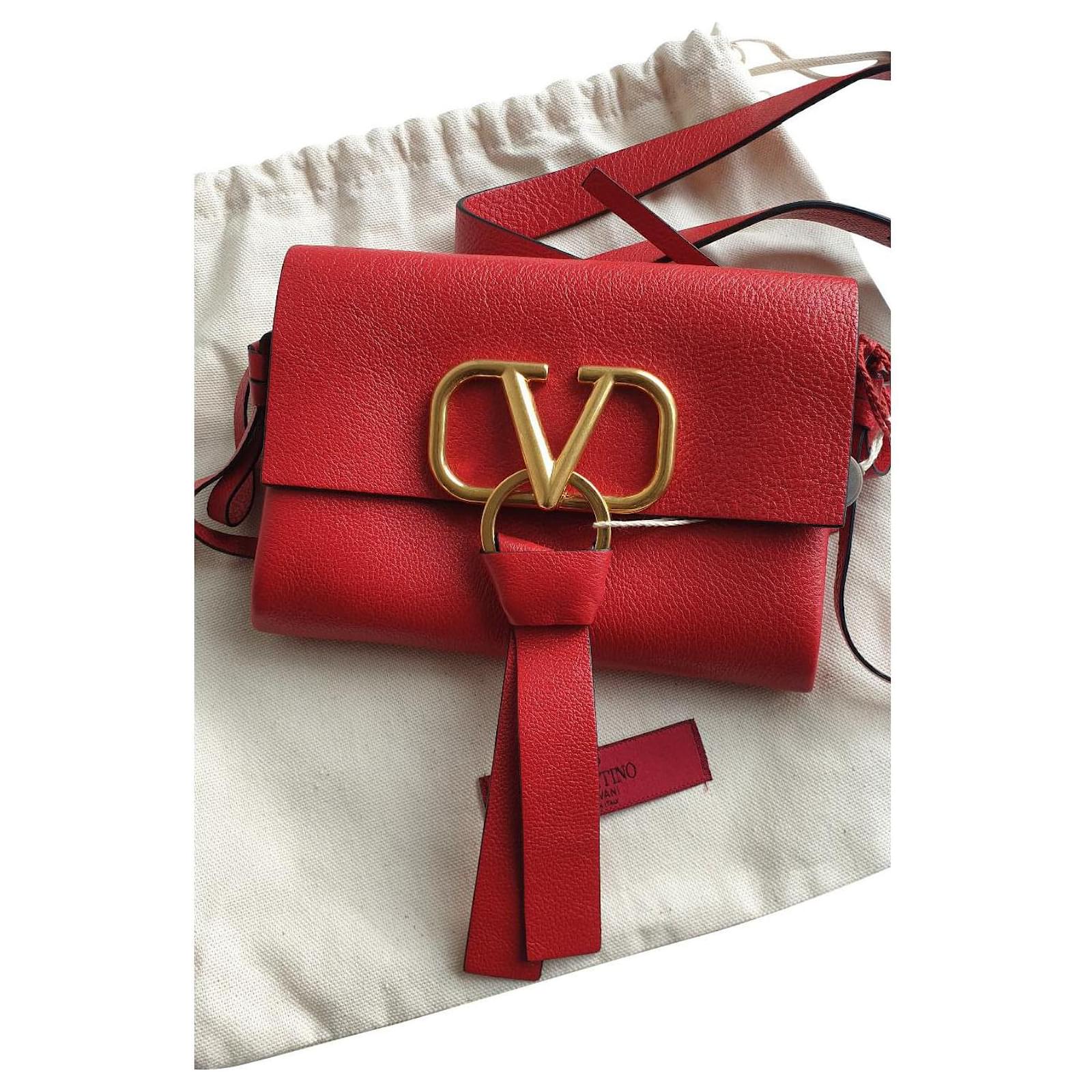 Valentino Garavani V Ring Red Leather ref.500133 - Joli Closet