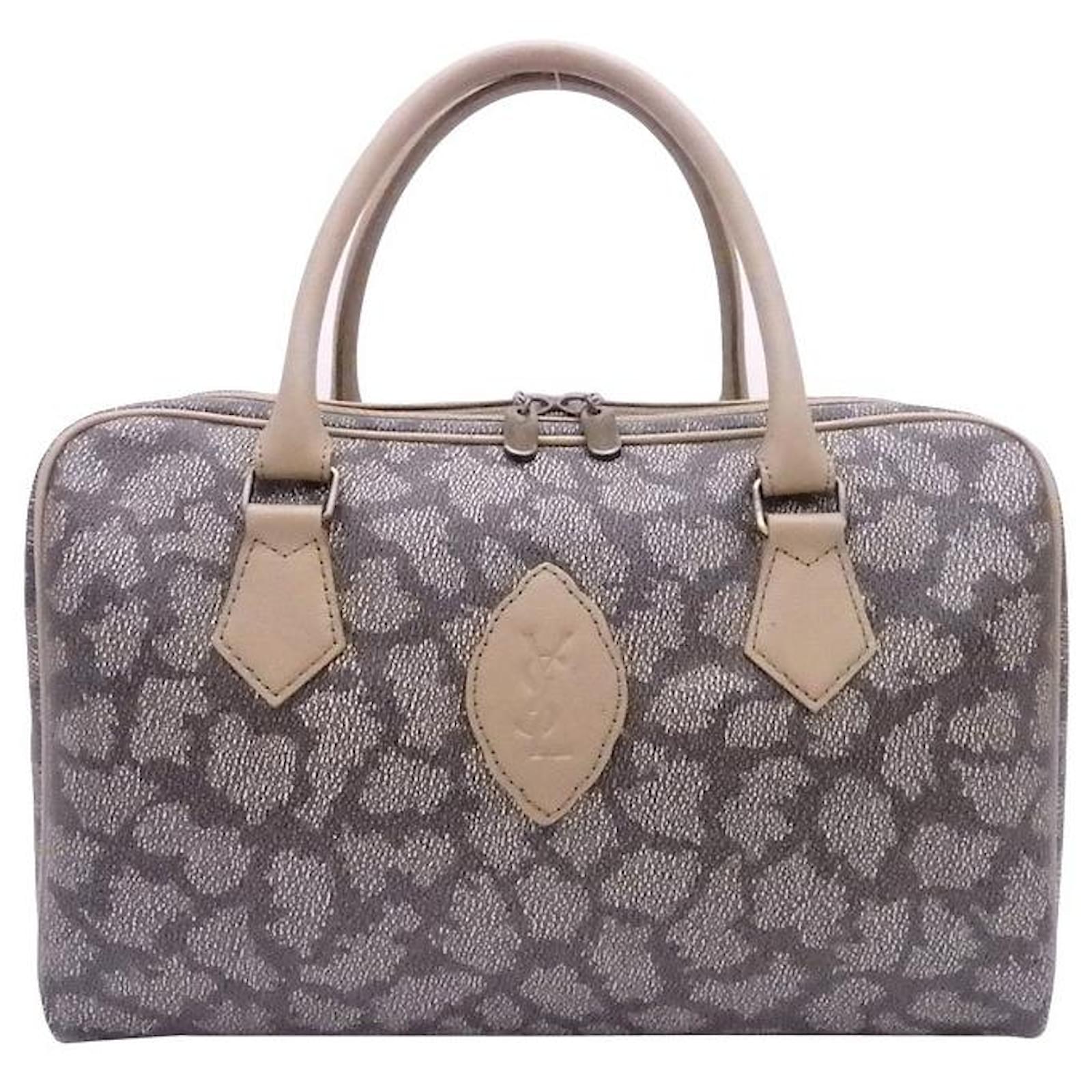 Used] Yves Saint Laurent Bags Women's Handbags YVES SAINT LAURENT Pouch  Pink Leather ref.500389 - Joli Closet