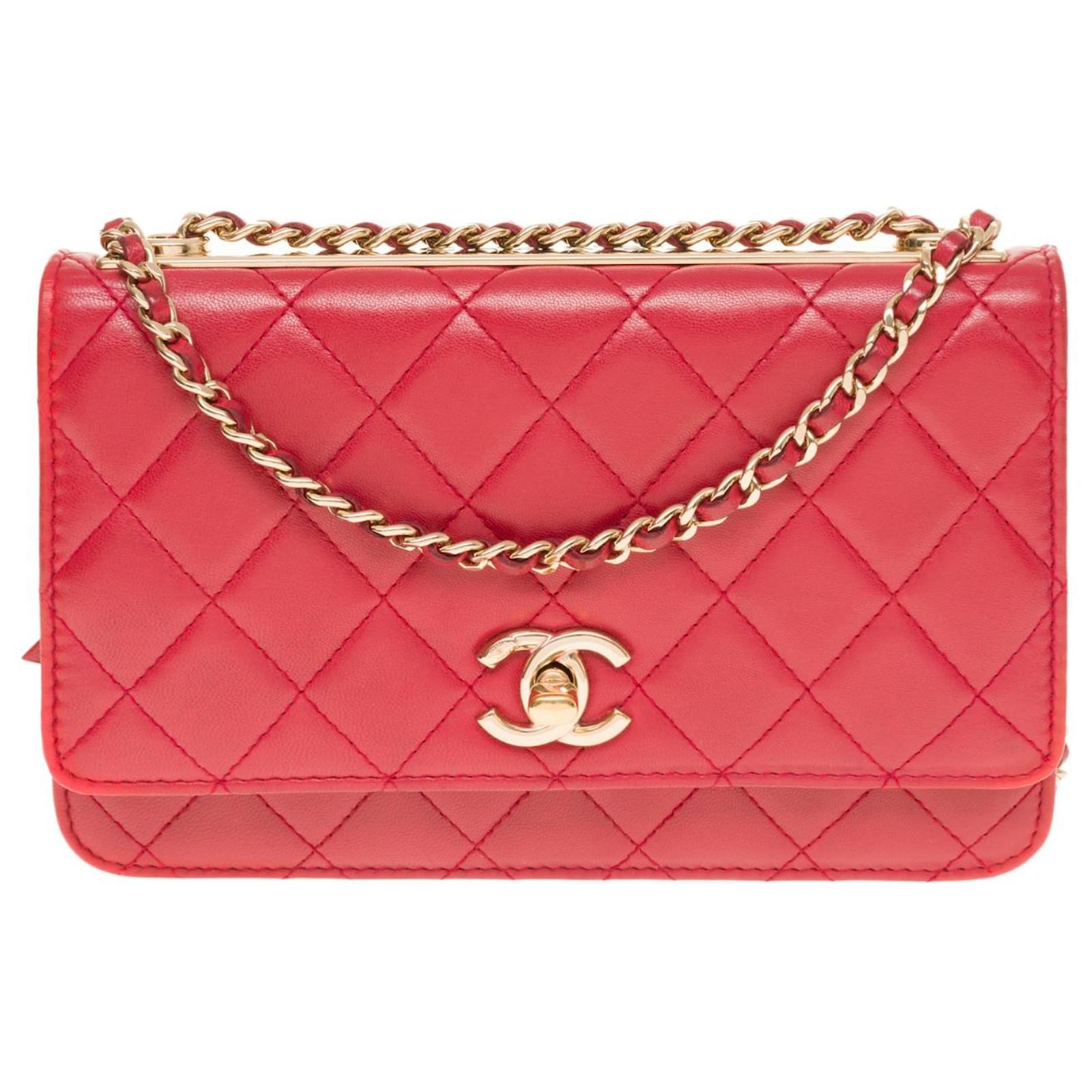 Timeless Sublime Chanel Trendy CC Wallet On Chain bag in red
