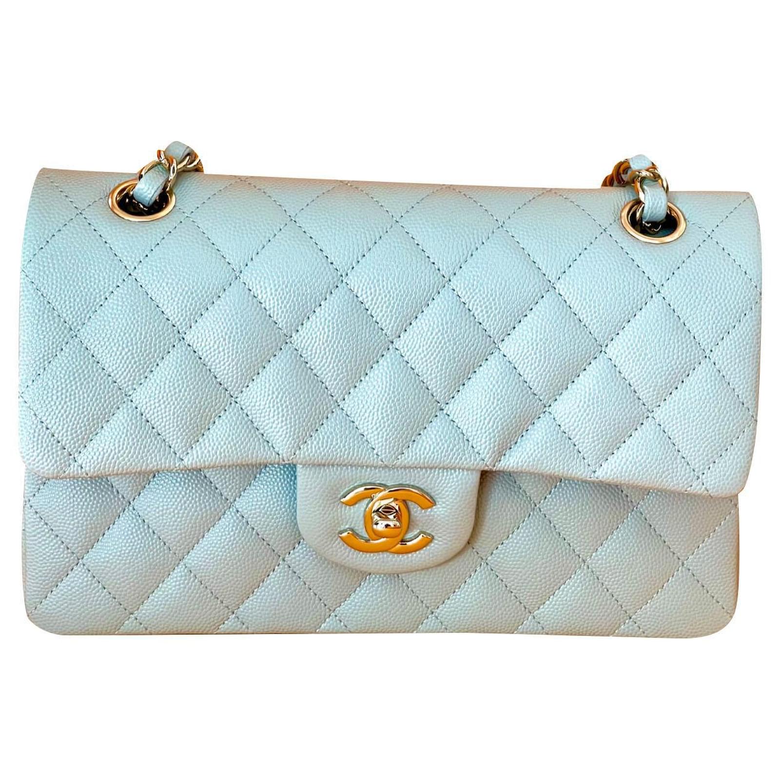 Timeless 22P Chanel Classic lined Flap Caviar Leather Light Baby