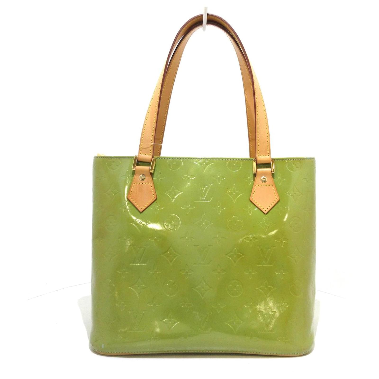 Louis Vuitton Houston Green Patent Leather Ref.502558 - Joli Closet