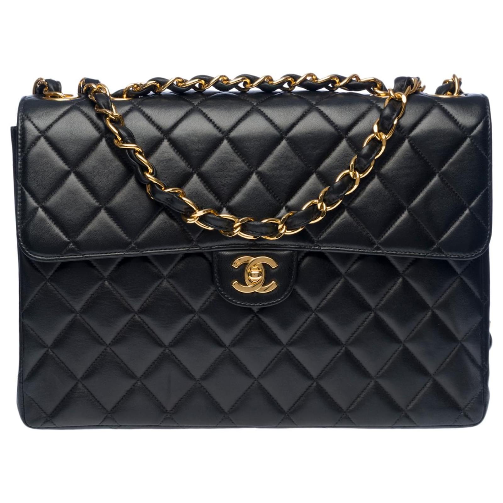 Exceptional vintage Chanel Timeless Jumbo single Flap bag handbag