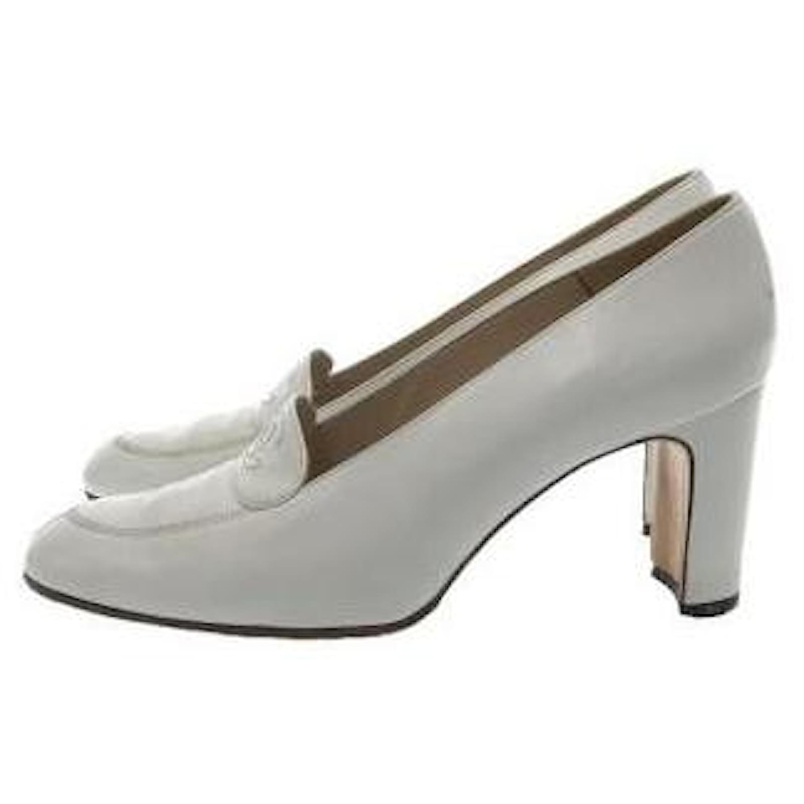 Chanel White Leather CC Pearl Embellished Heel Pumps