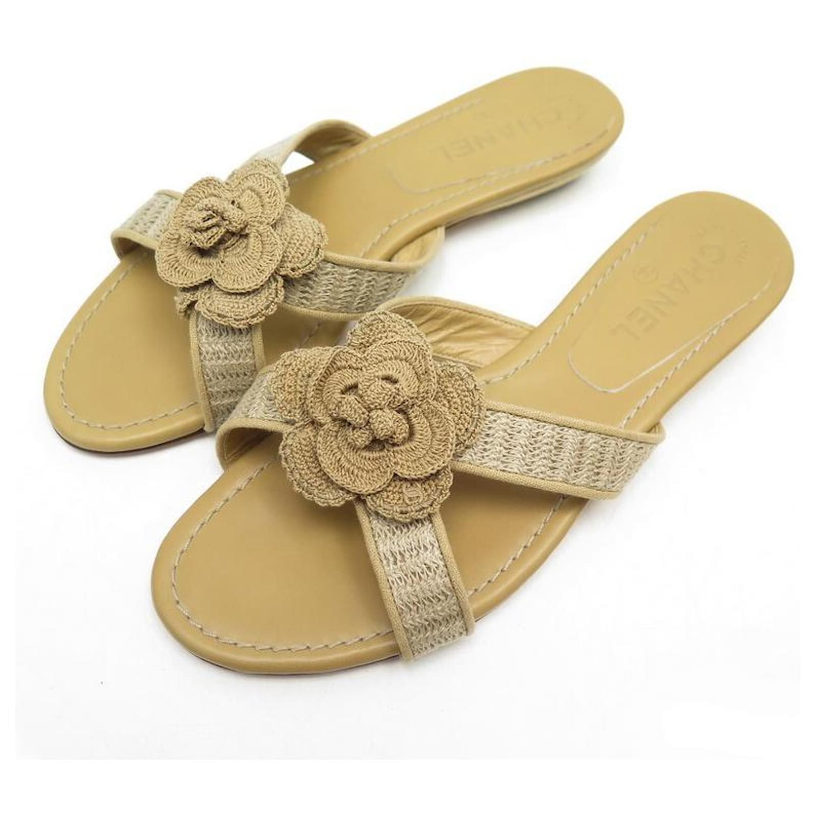 NEW CHANEL SHOES CAMELIA SANDALS 38 BEIGE CANVAS AND LEATHER + SHOES BOX  ref.505900 - Joli Closet