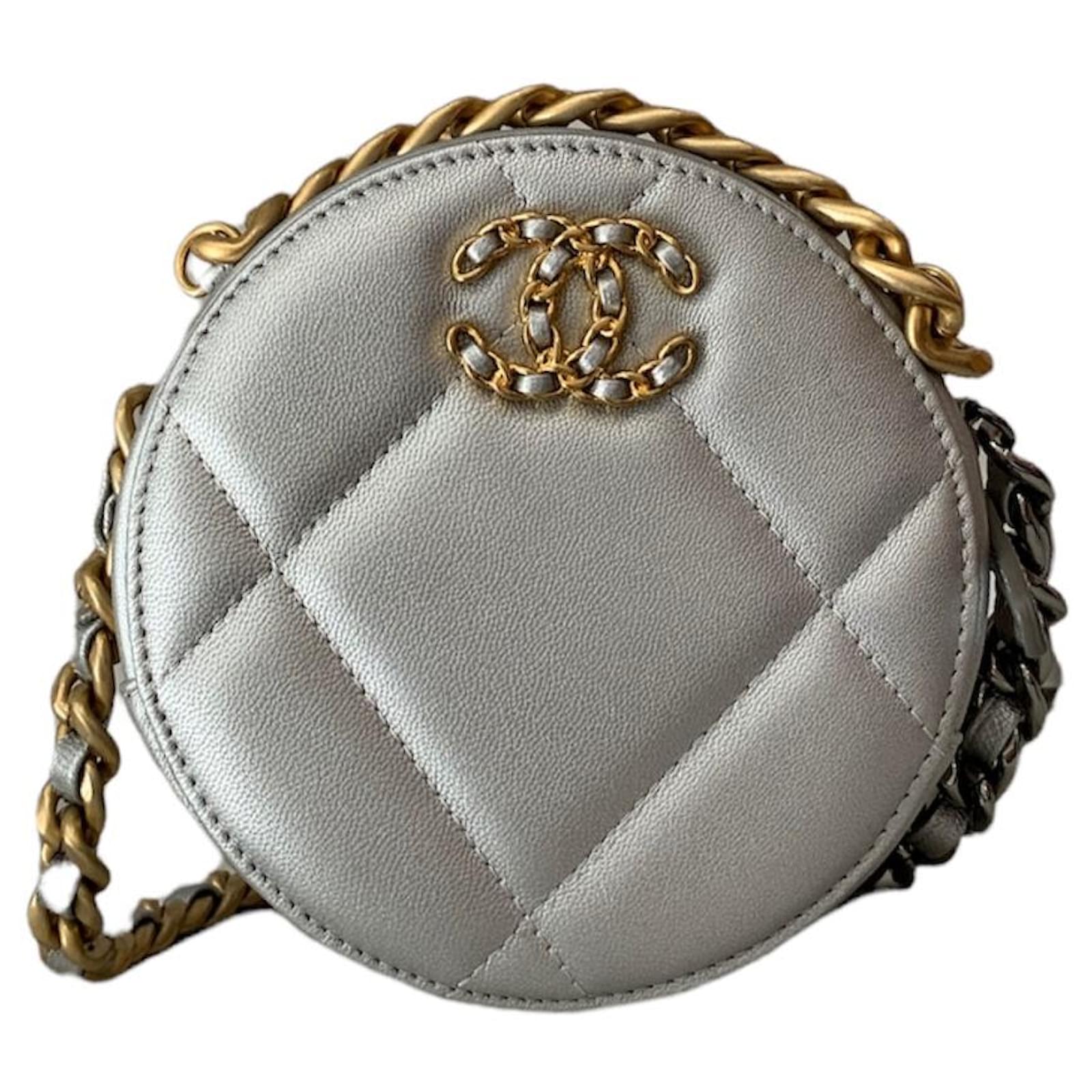 19 Round Clutch with Chain Quilted Leather