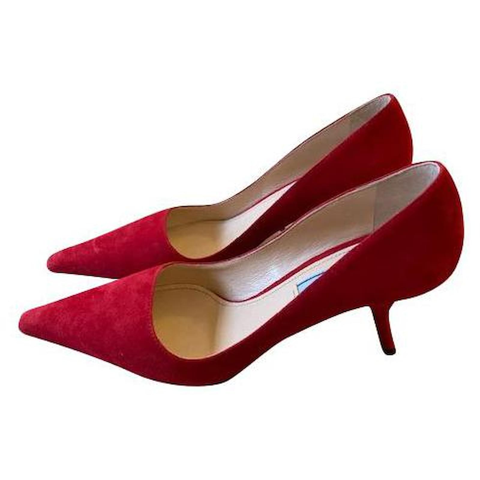 red prada pumps