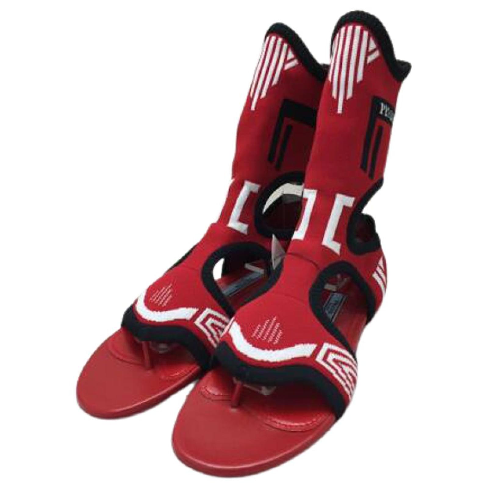 Usado] PRADA Sandalias planas tejidas / Calcetines / Sandalias / Zapatos /  Rojo / 36 Roja Paño ref.508932 - Joli Closet