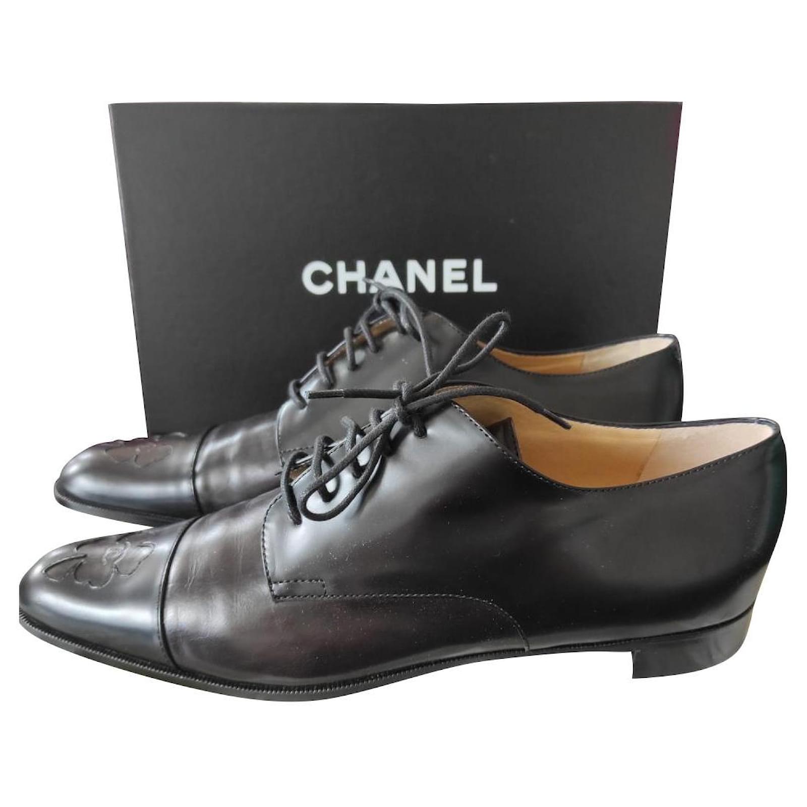 Chanel Classic Lace-up Shoes Black Dark brown Leather ref.510178 - Joli  Closet