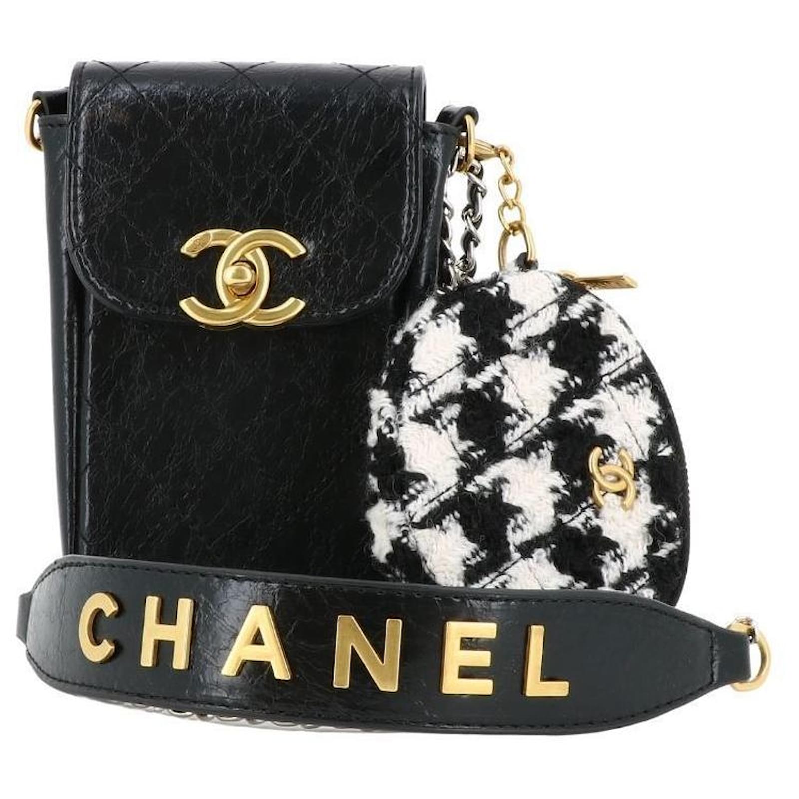 Chanel phone Black Leather ref.511124 - Joli Closet
