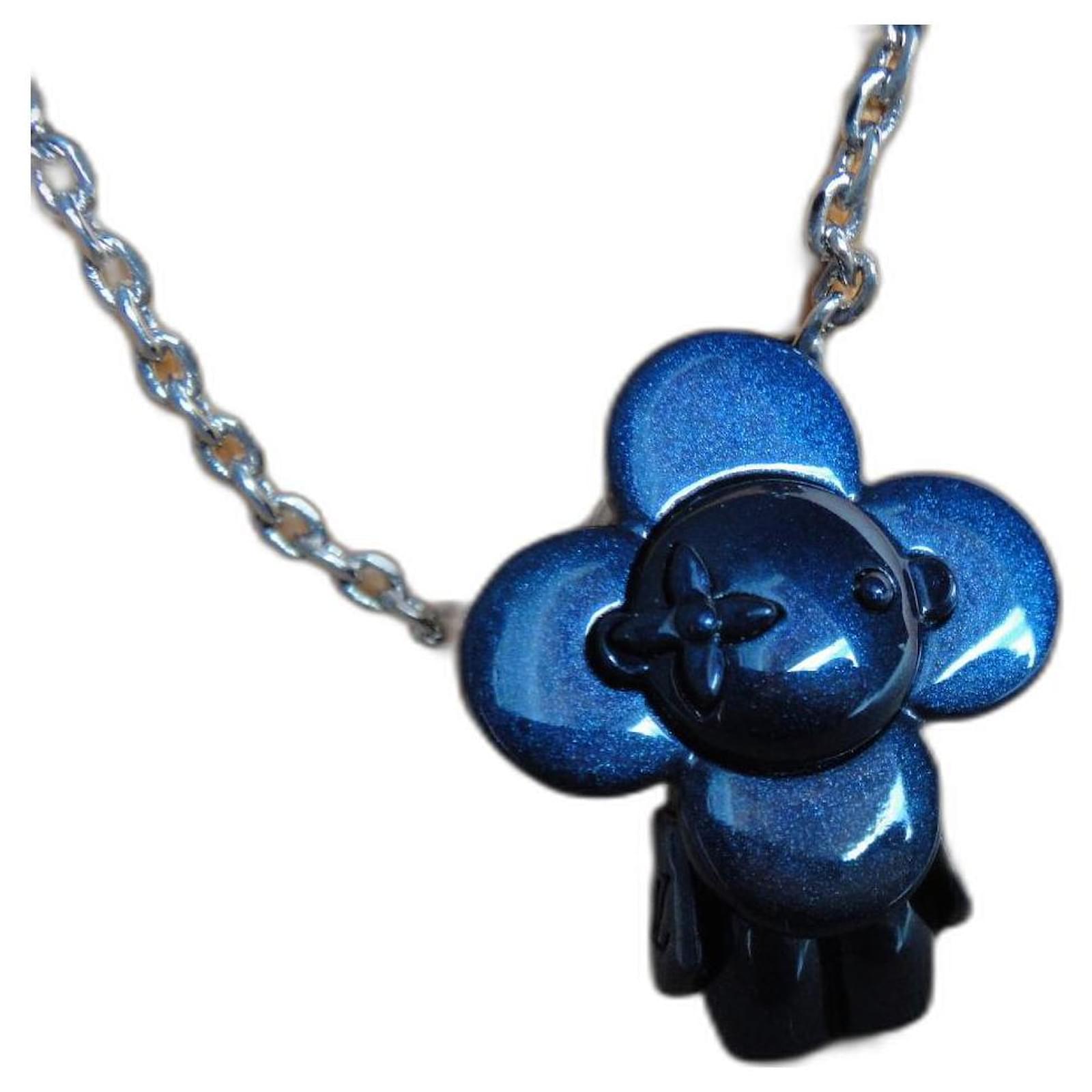 Louis Vuitton VIVIENNE pendant necklace Blue Metal ref.512435 - Joli Closet