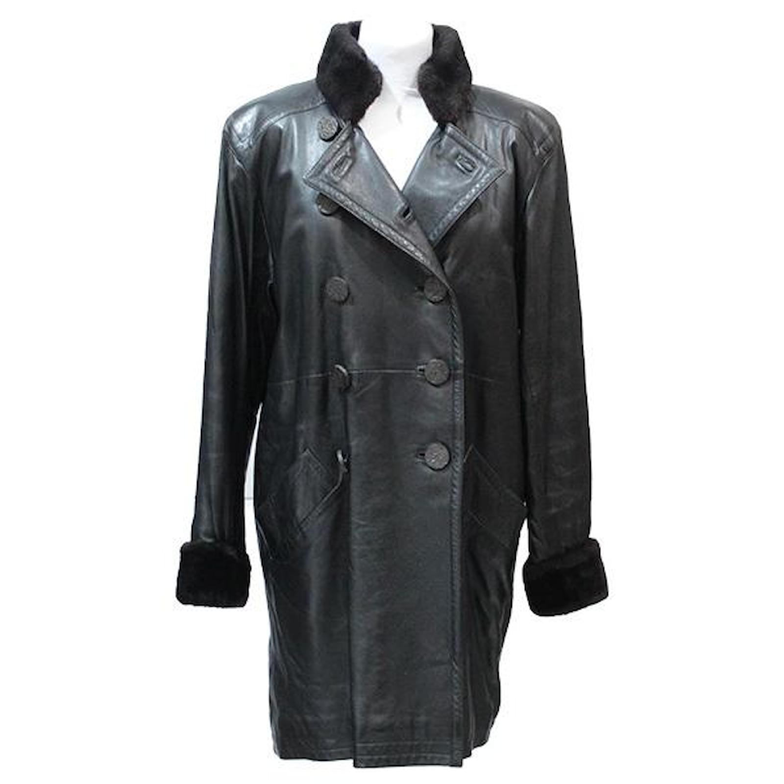 Yves Saint Laurent Coats, Outerwear Black Leather ref.512524 - Joli Closet