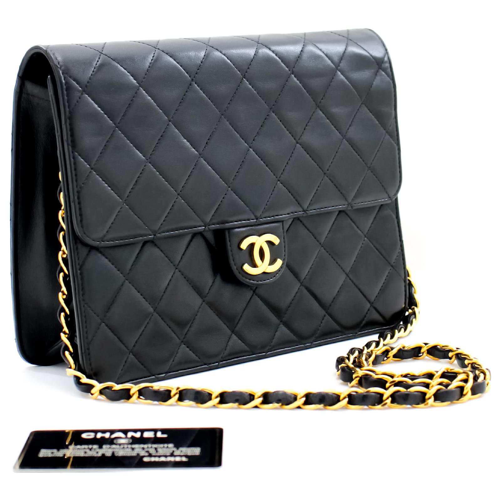 CHANEL Small Chain Shoulder Bag Clutch Black Quilted Flap Lambskin Leather  ref.513549 - Joli Closet