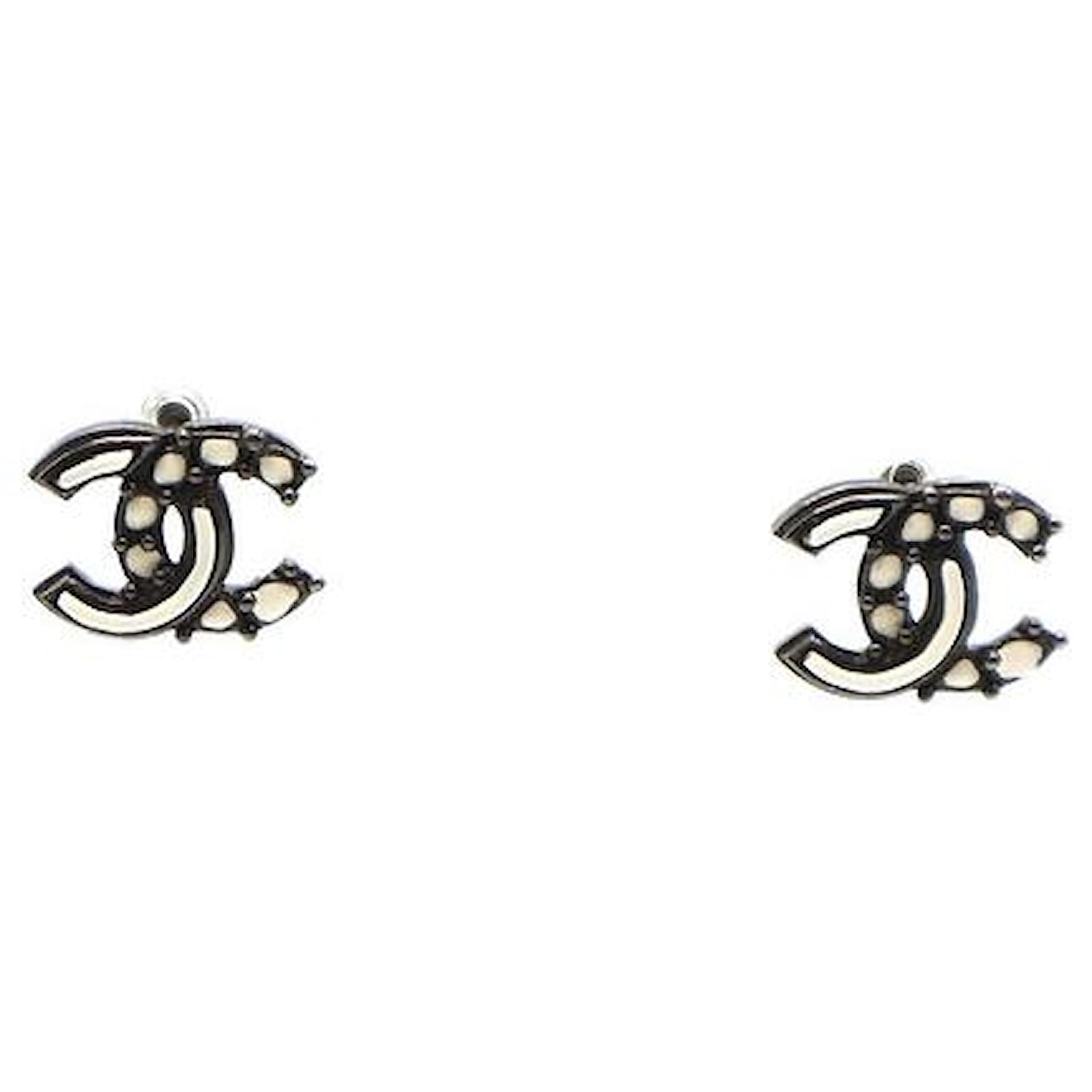 Chanel Dark Silver White CC Enamel Stud Earrings Black Metal ref.489427 -  Joli Closet