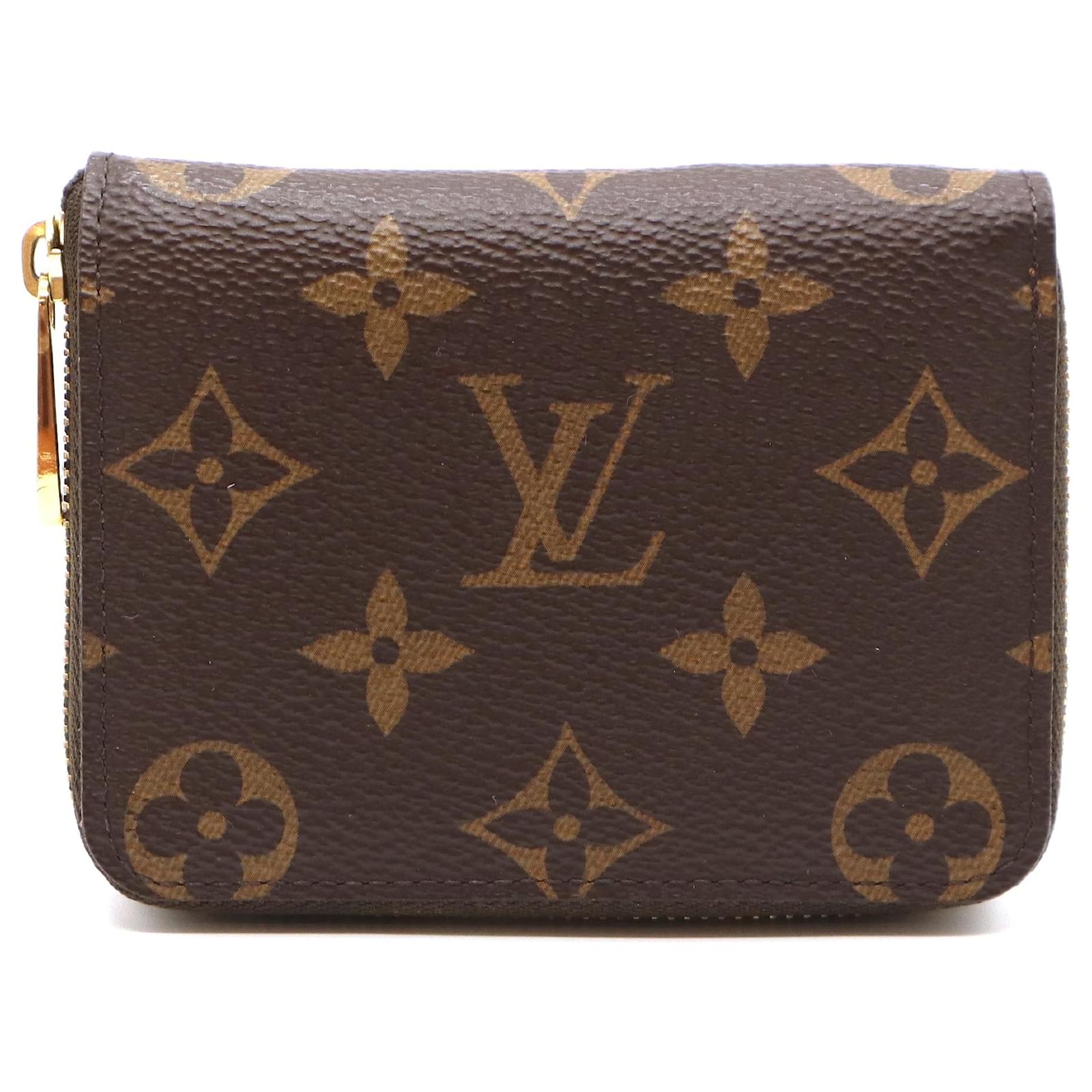 Cartera cuadrada con monograma y cremallera alrededor de Louis Vuitton  Castaño Cuero ref.507903 - Joli Closet