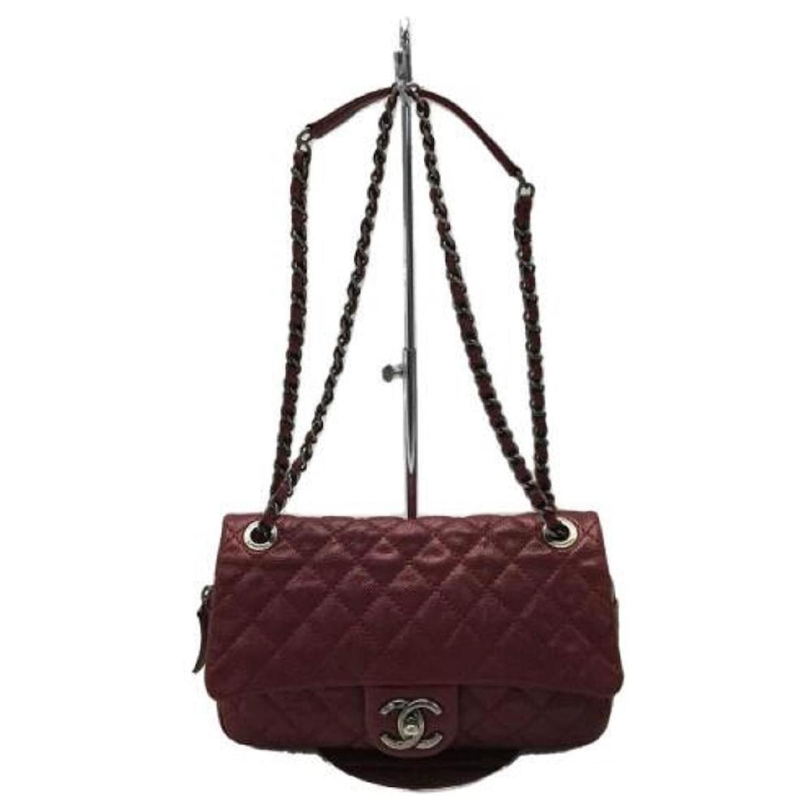 Used] CHANEL Shoulder bag / leather / bordeaux / plain / bag Dark red  ref.516694 - Joli Closet