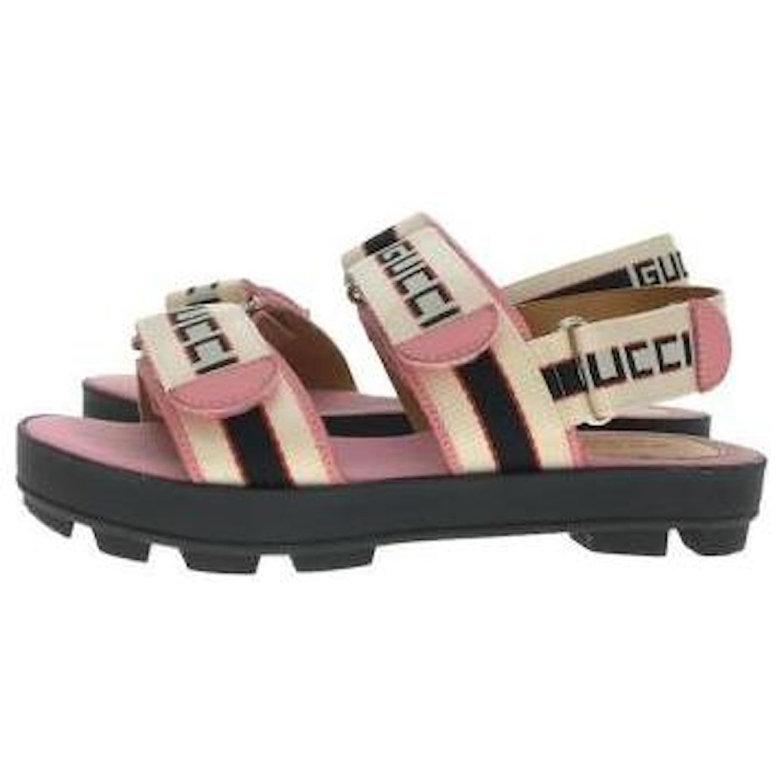 Gucci Sandalias Rosa Lienzo ref.519114 - Joli Closet