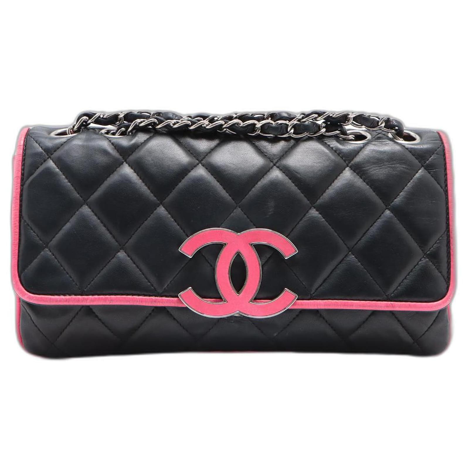 Chanel flap bag Black Leather ref.520062 - Joli Closet