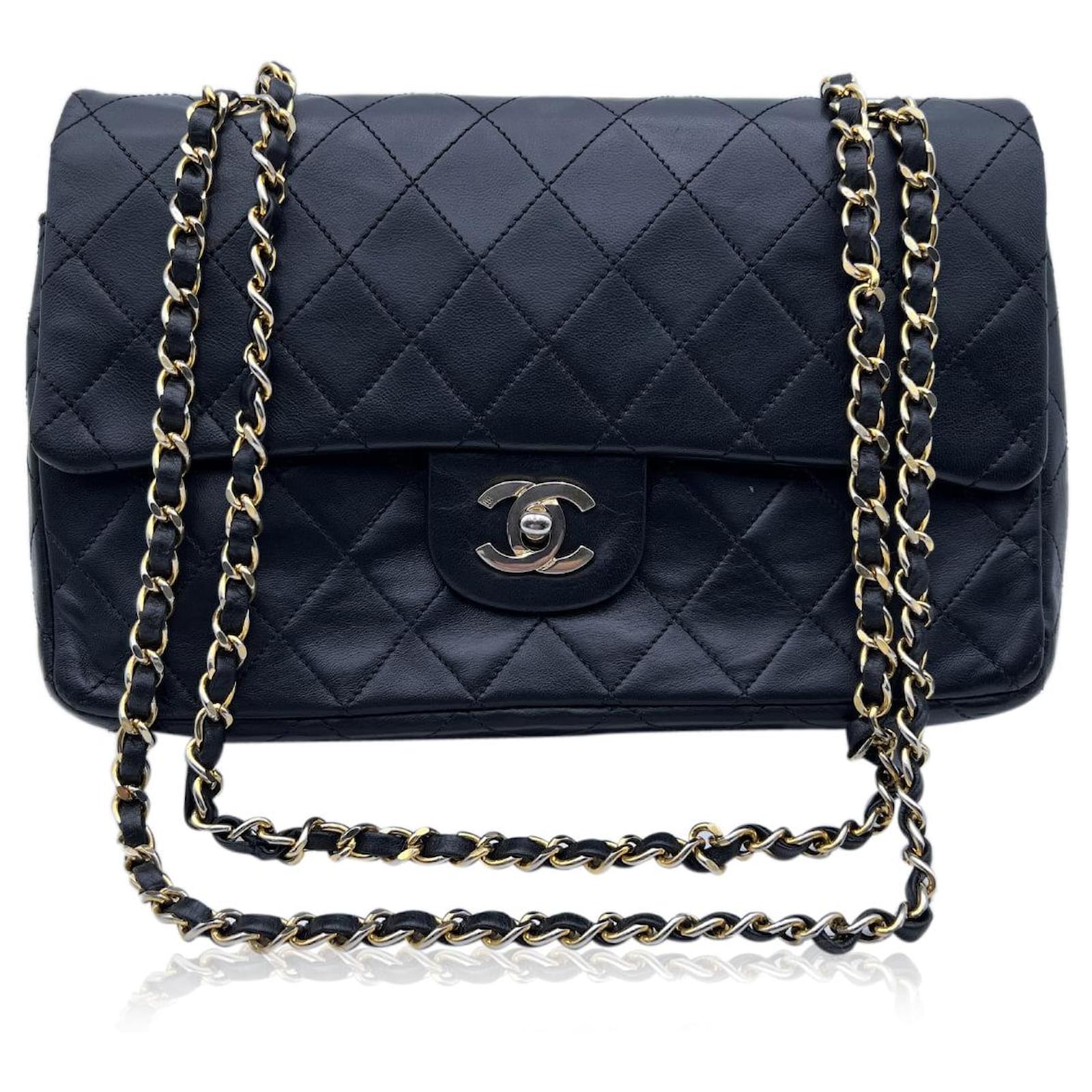 Chanel Vintage Black Quilted Timeless Classic Double Flap 2.55 Bag Leather  ref.520243 - Joli Closet