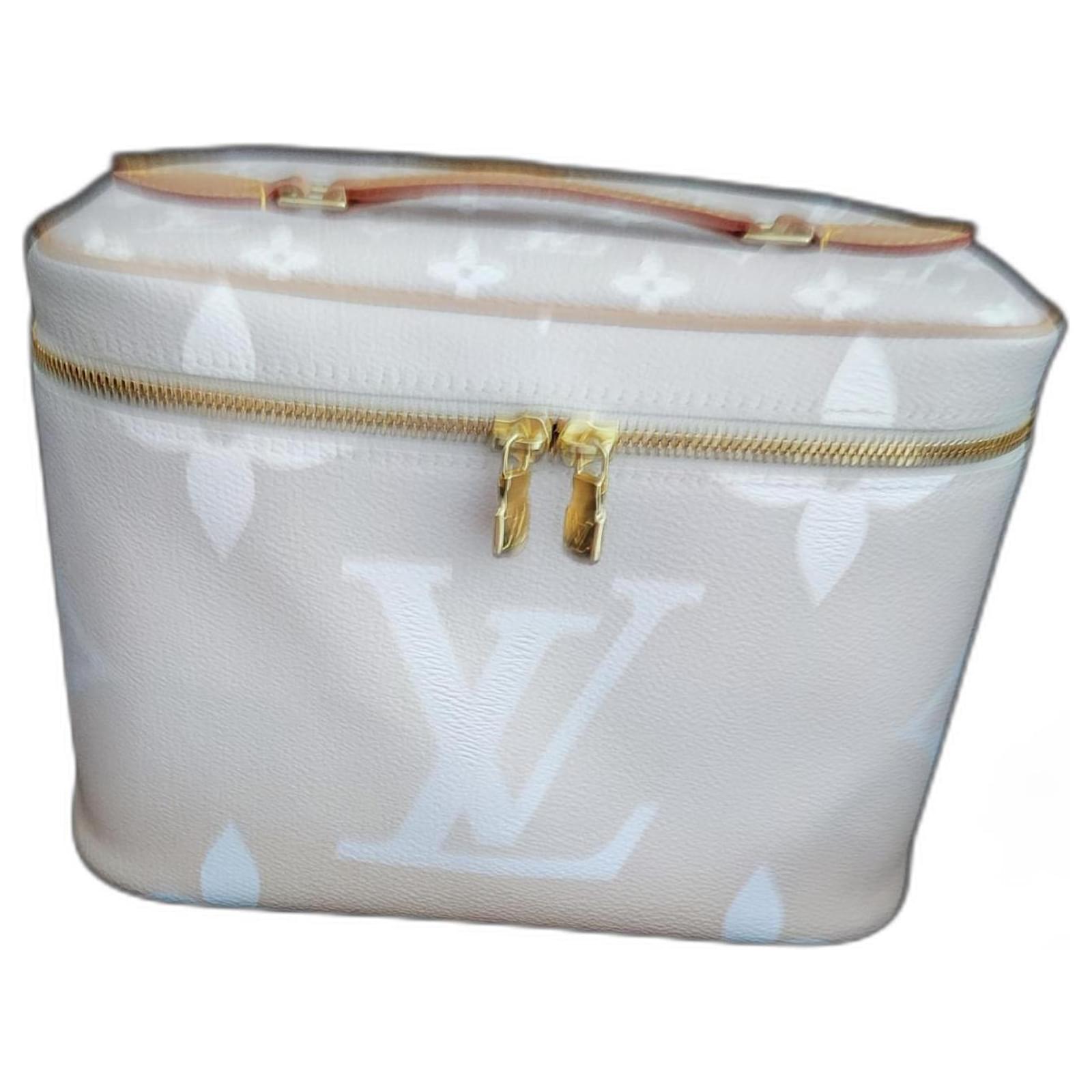 Louis Vuitton - Nice Vanity - By The Pool - Excellent Condition