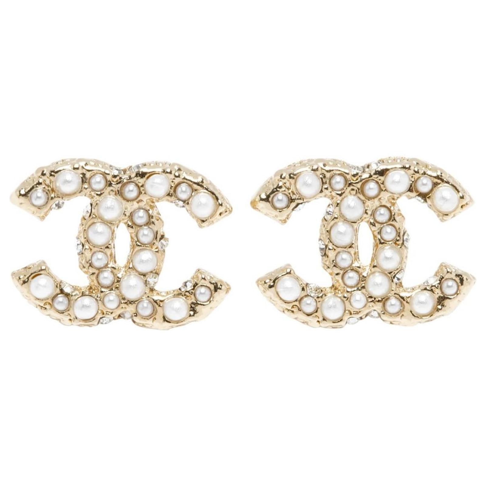 Chanel CC STUDS DIAMONDS AND PEARLS Golden Metal ref.523465 - Joli Closet