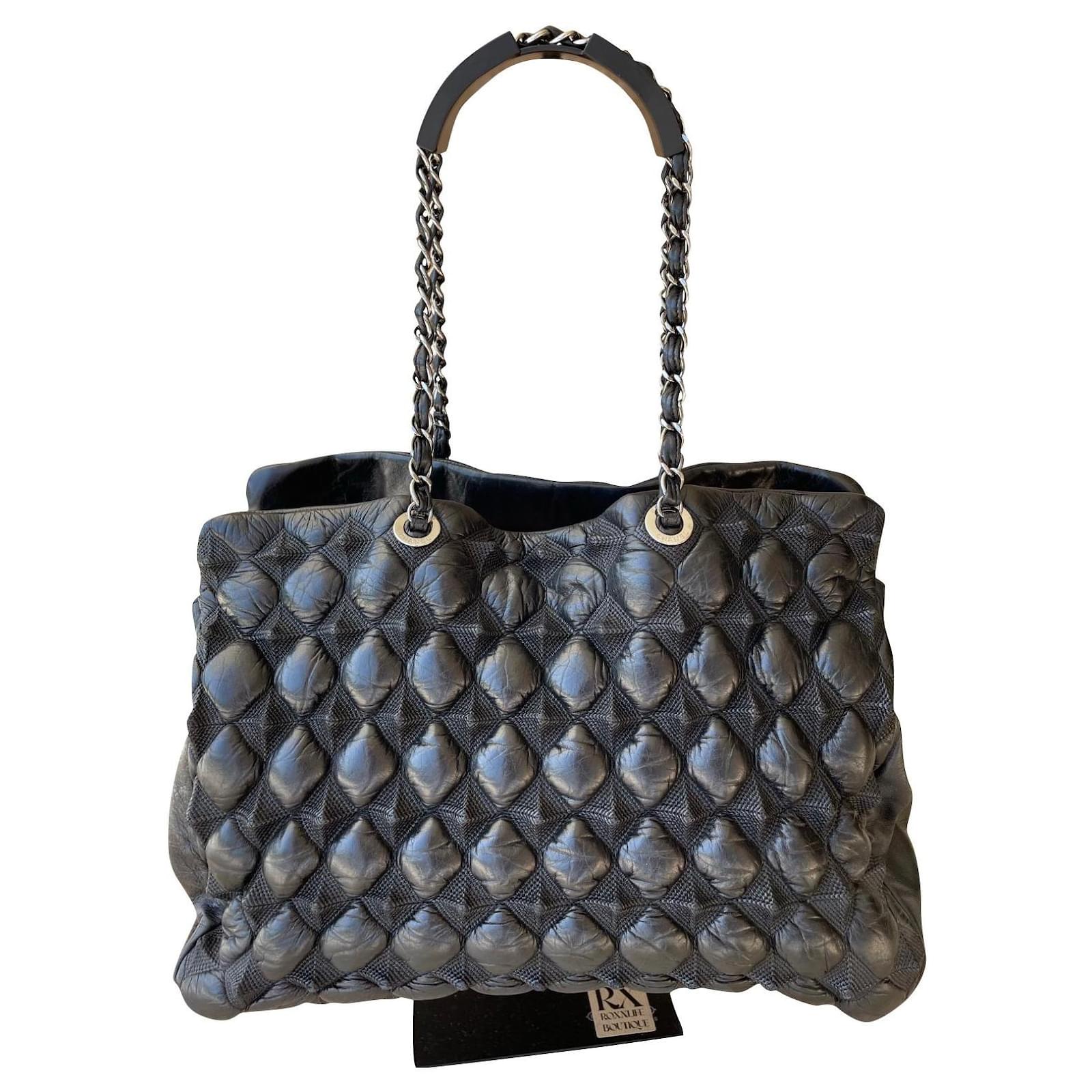 Chanel Handbags Black Leather ref.524190 - Joli Closet