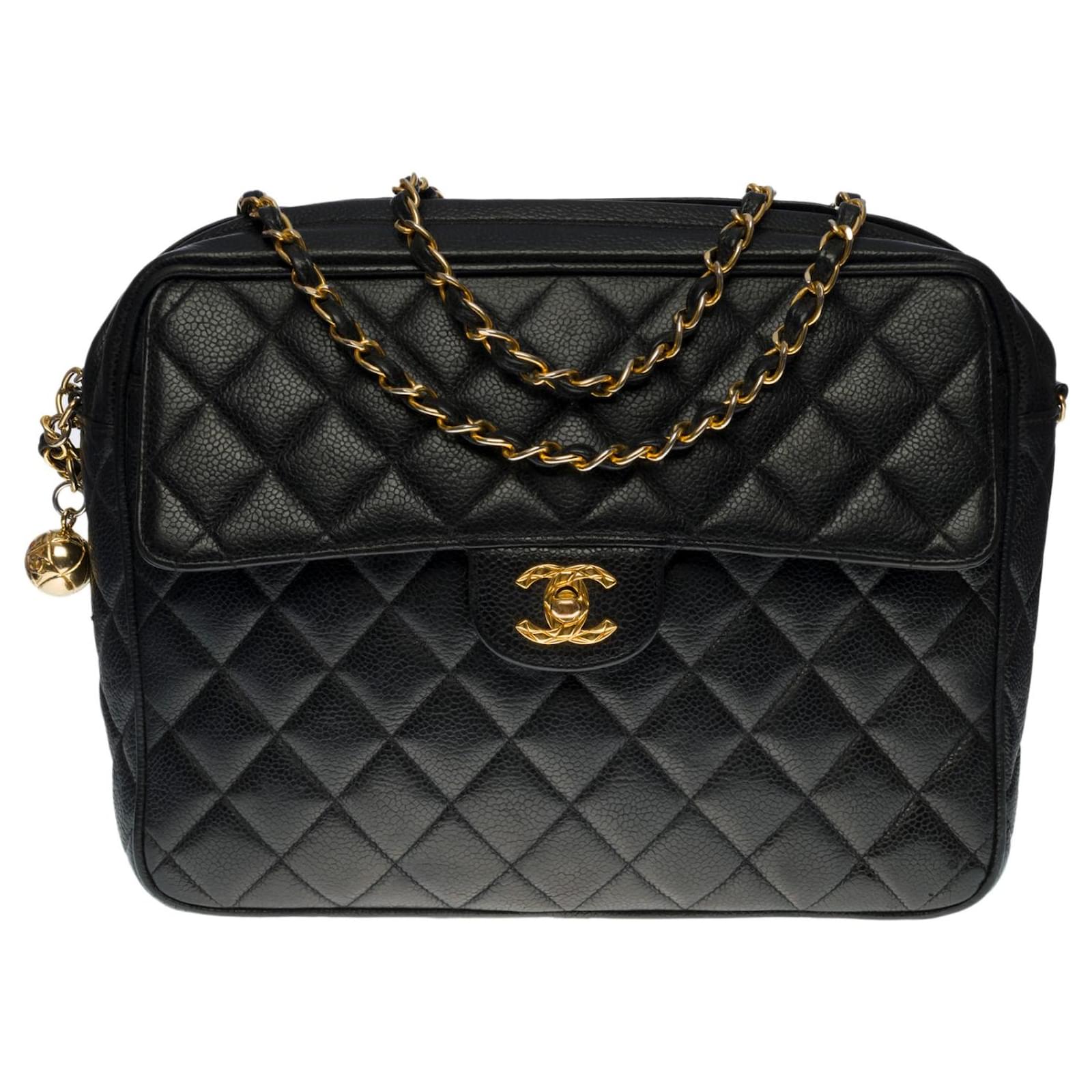 Sublime Chanel Camera Front Pocket handbag from the “Coco Crush” collection  in black quilted caviar leather, garniture en métal doré ref.525603 - Joli  Closet