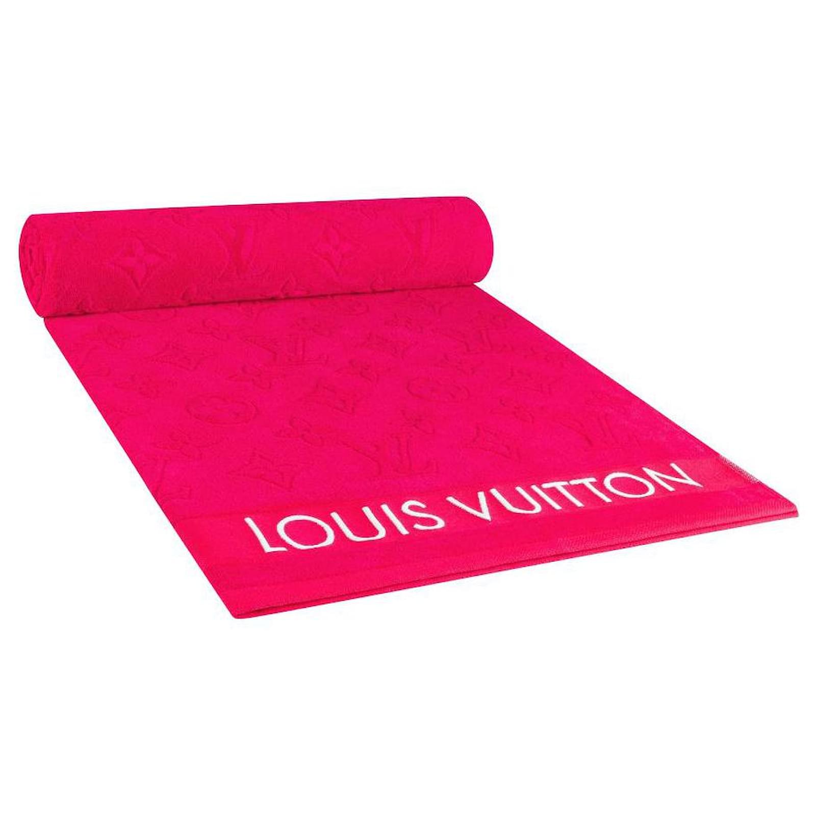 Louis Vuitton LV beach towel new fuchsia Fuschia Cotton ref.526189 - Joli  Closet
