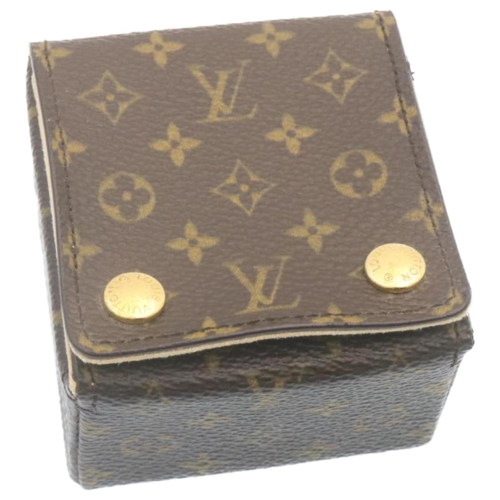 LOUIS VUITTON Monogram Jewelry case Jewelry Box LV Auth gt2156 Cloth  ref.531238 - Joli Closet