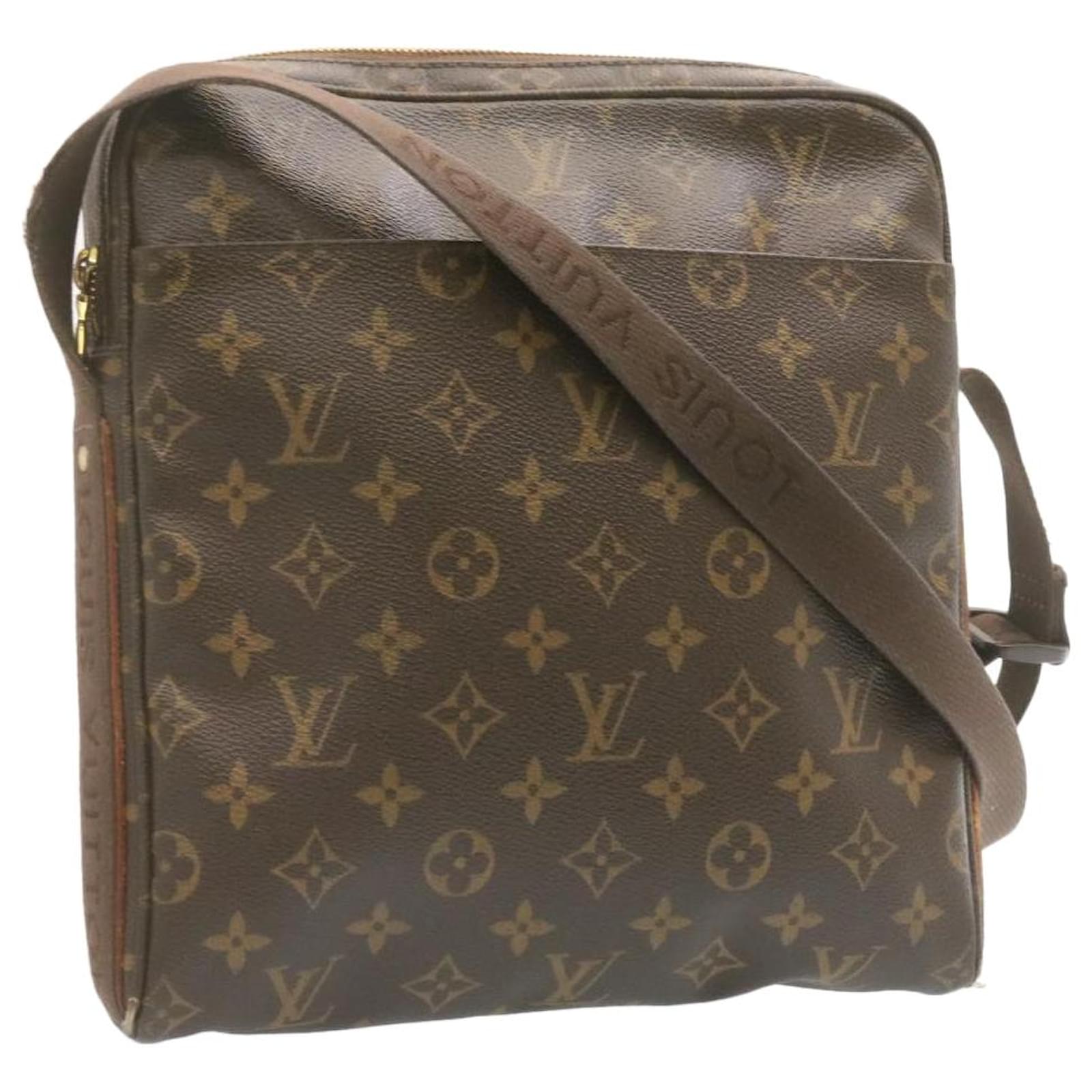 Louis Vuitton, Bags, Louis Vuitton Trotteur Crossbody Bag
